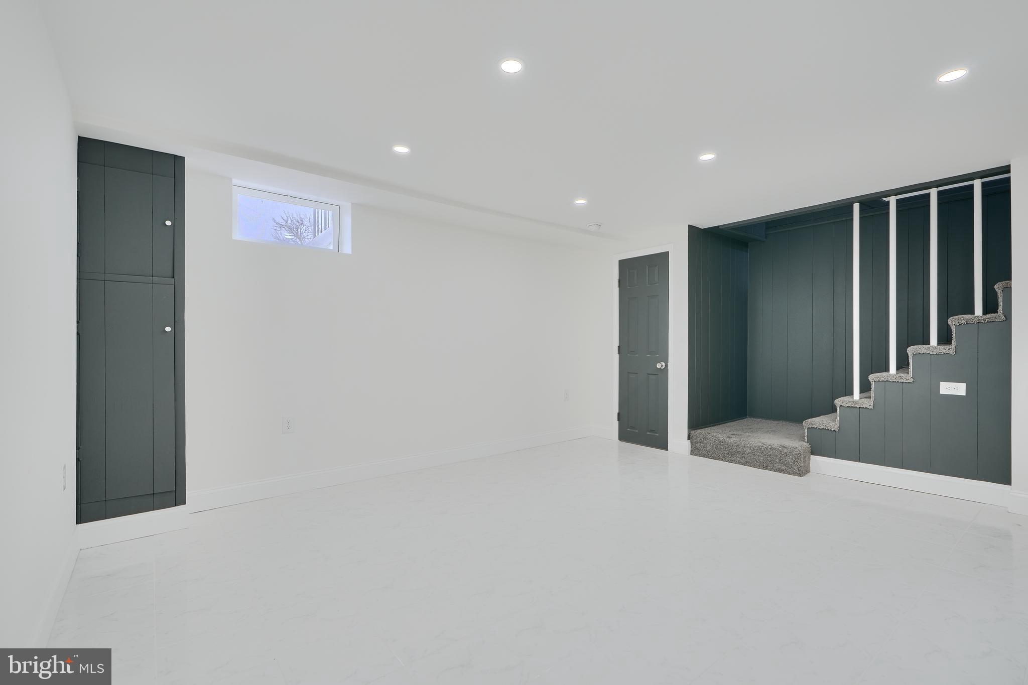 RAMBLEWOOD - Residential