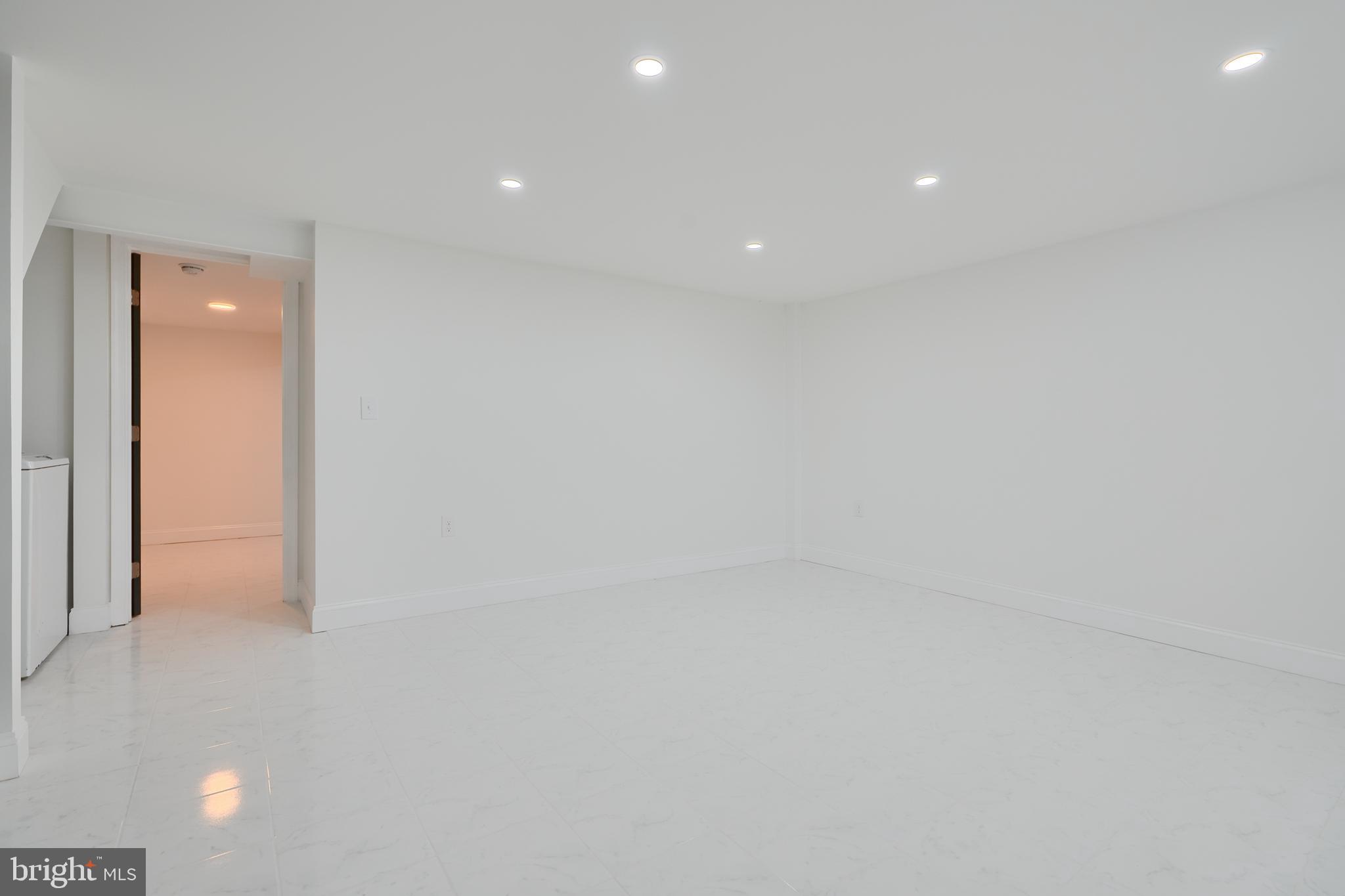 RAMBLEWOOD - Residential