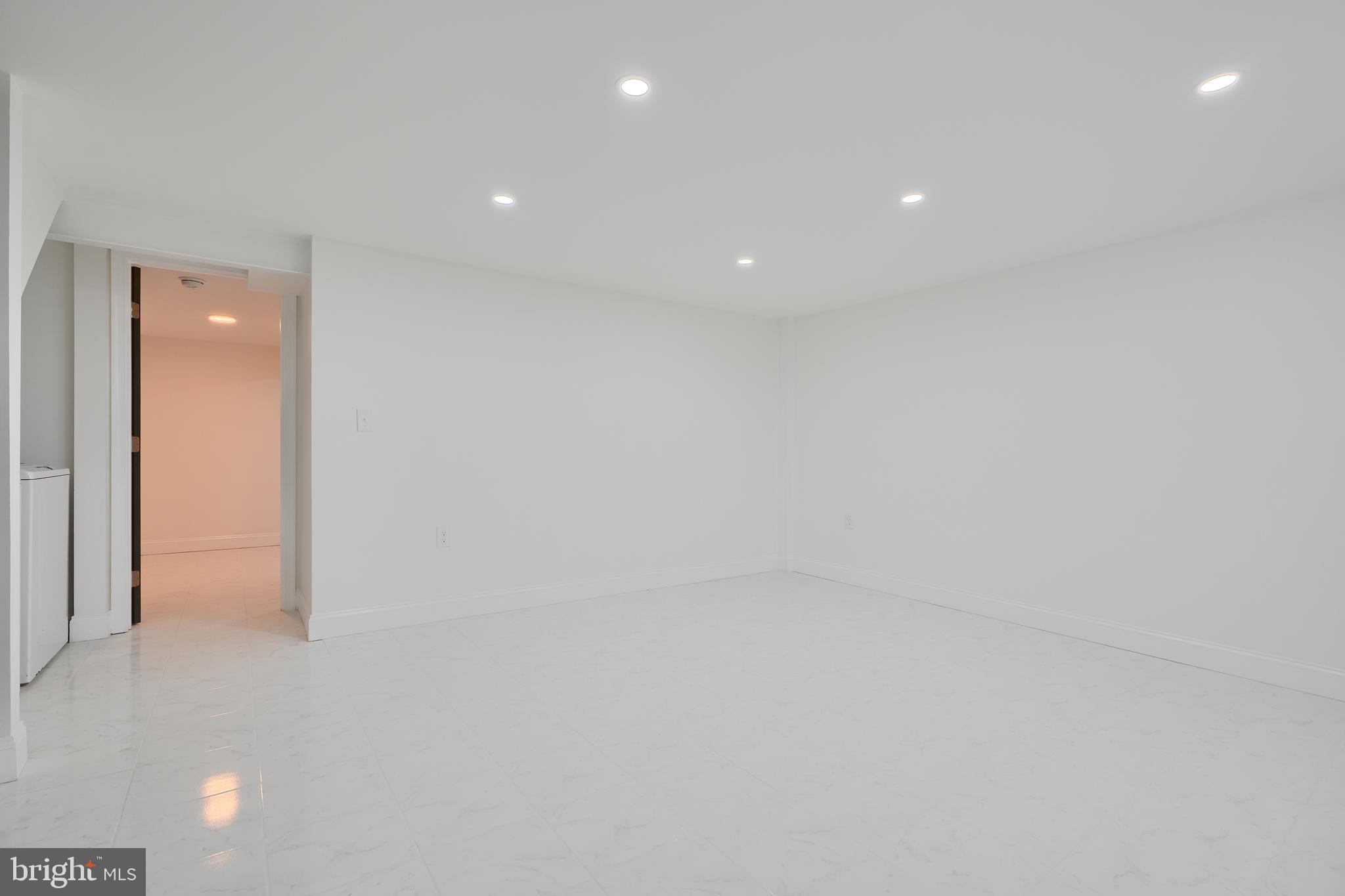 RAMBLEWOOD - Residential