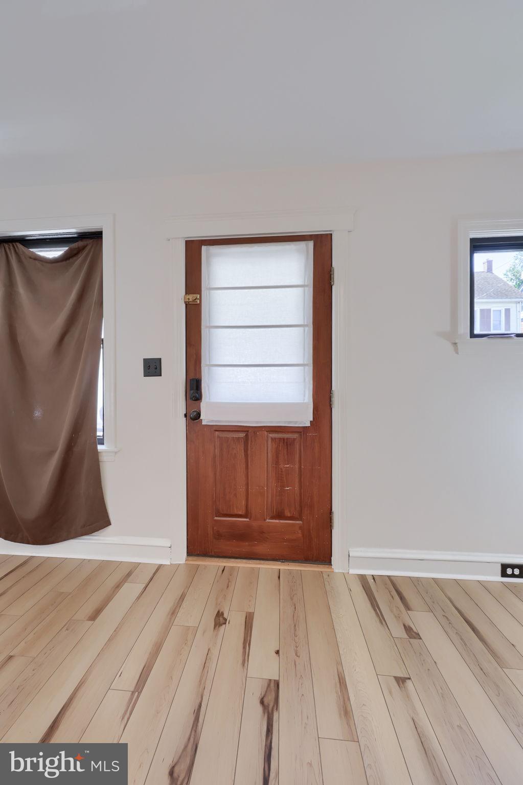 109 W FULTON STREET