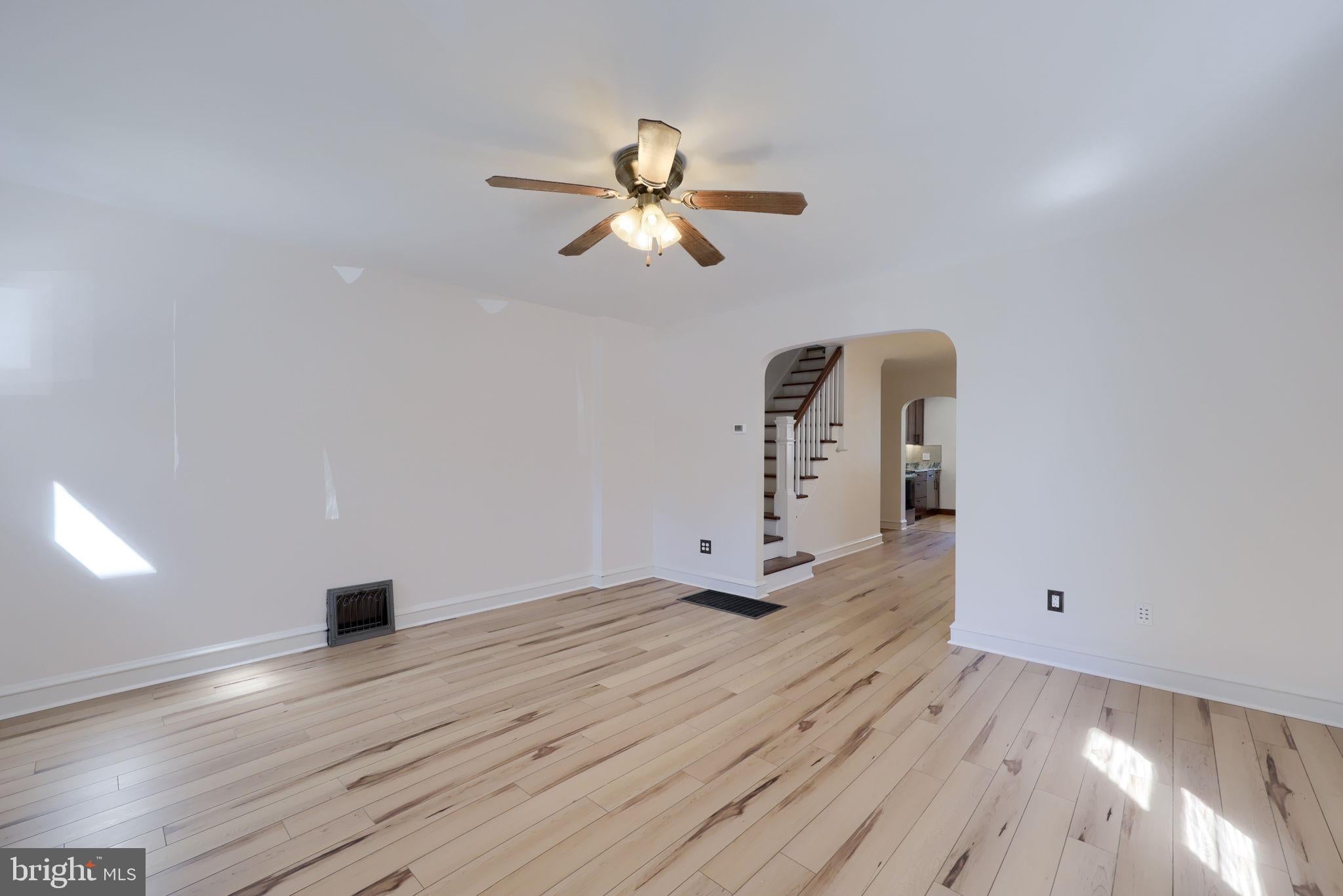 109 W FULTON STREET