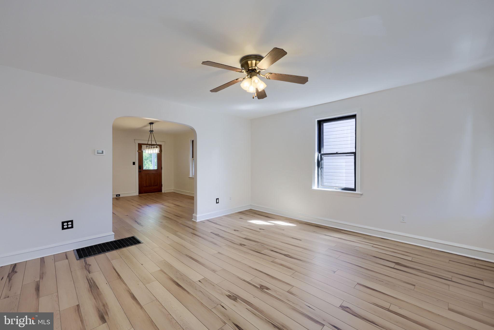 109 W FULTON STREET