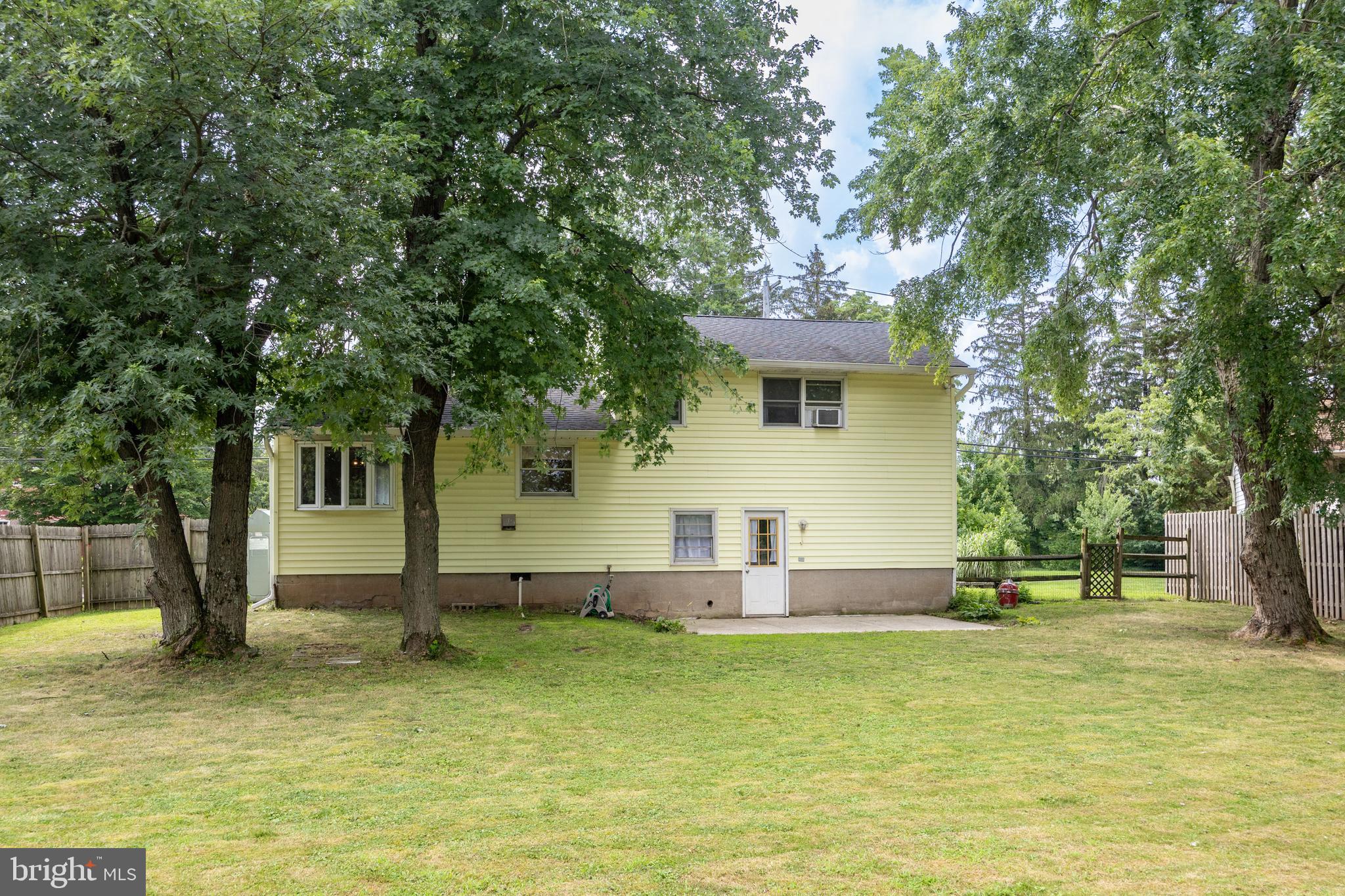 7 W CHURCH ROAD