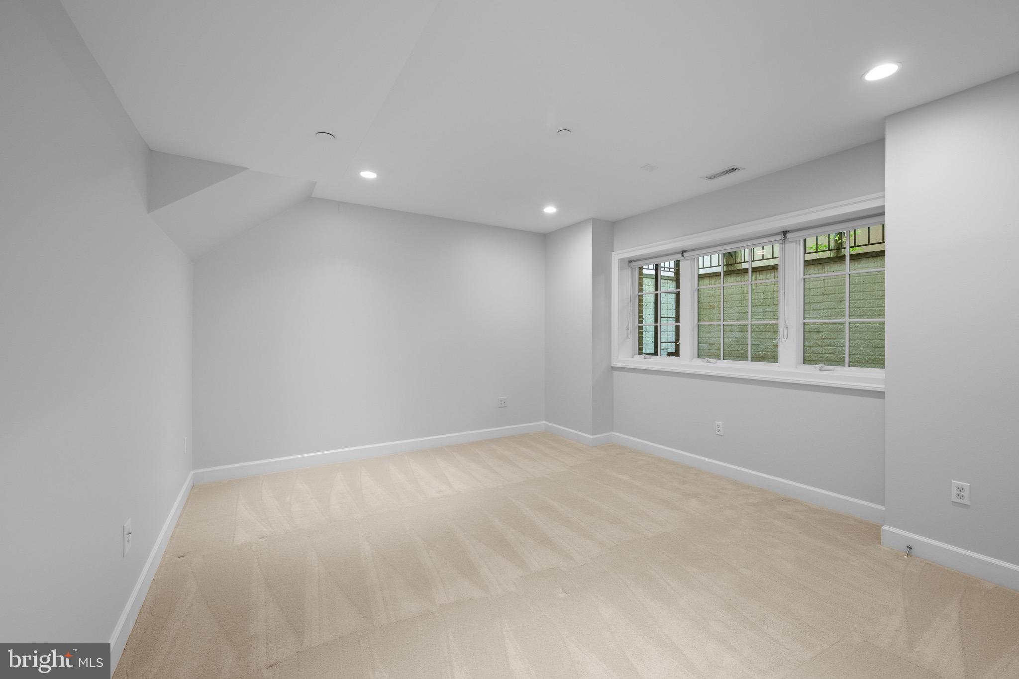 SOMERSET HEIGHTS - Residential