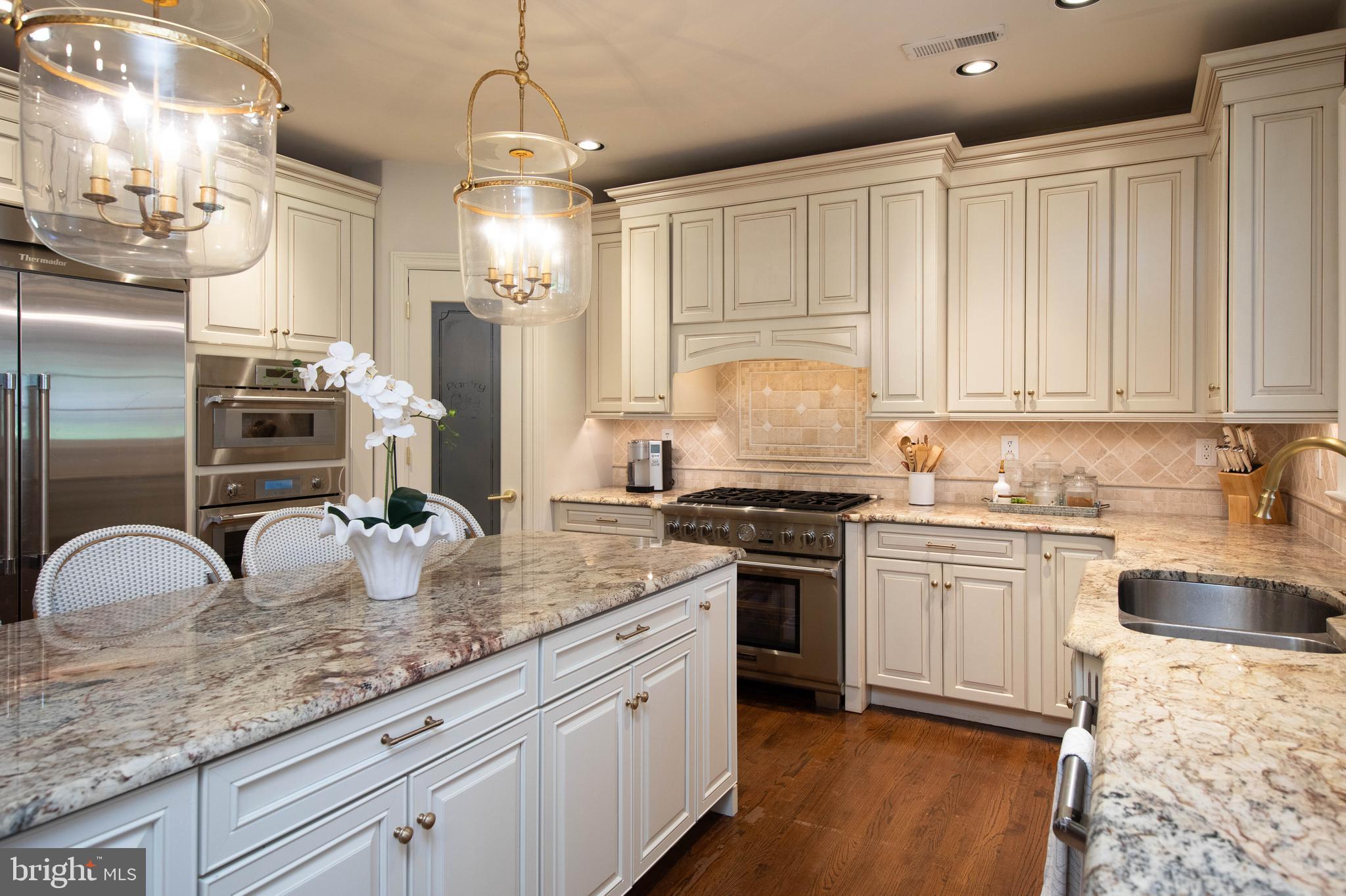 APPLEWOOD ESTATES - Residential