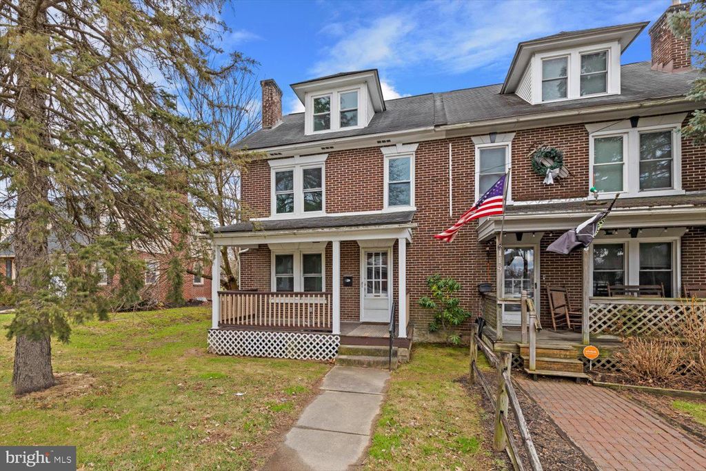 Photo of 117 W STATE ST, QUARRYVILLE, PA 17566 (MLS # PALA2030018)