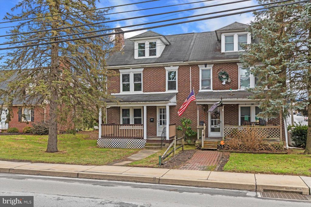 Photo of 117 W STATE ST, QUARRYVILLE, PA 17566 (MLS # PALA2030018)