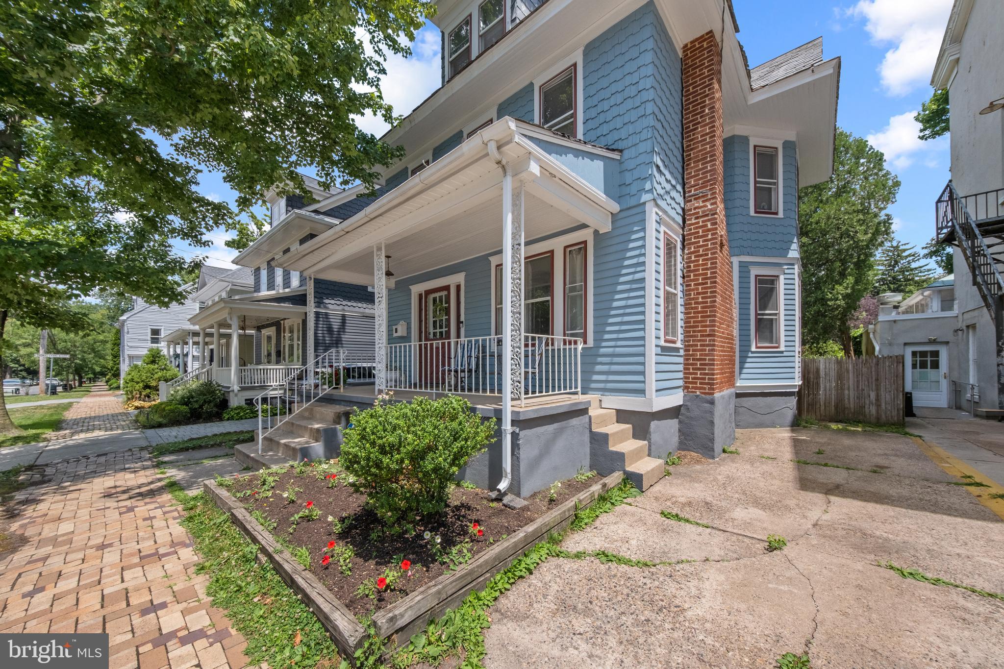 15 GROVE STREET