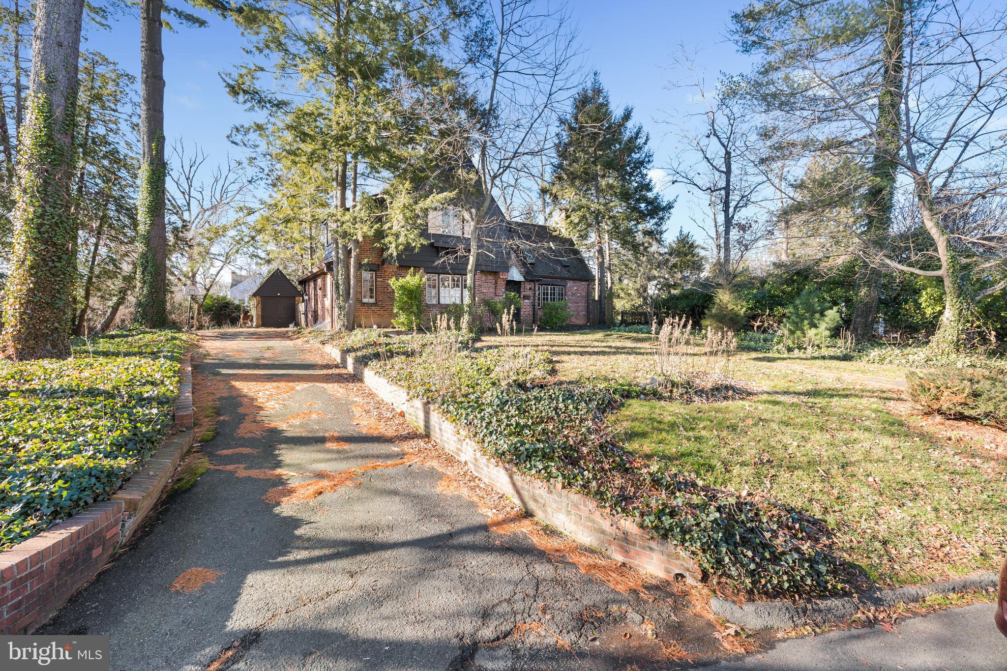 COUNTRY CLUB GROVE - Residential