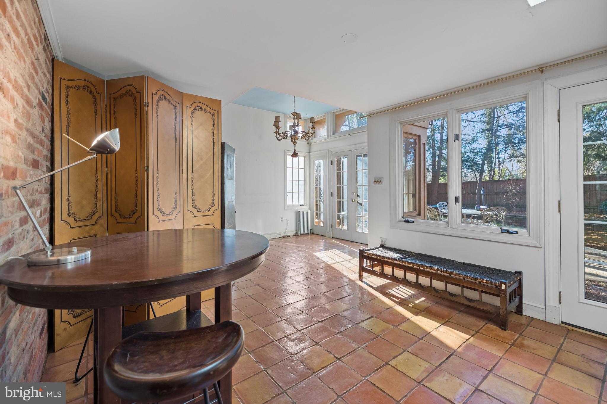 COUNTRY CLUB GROVE - Residential