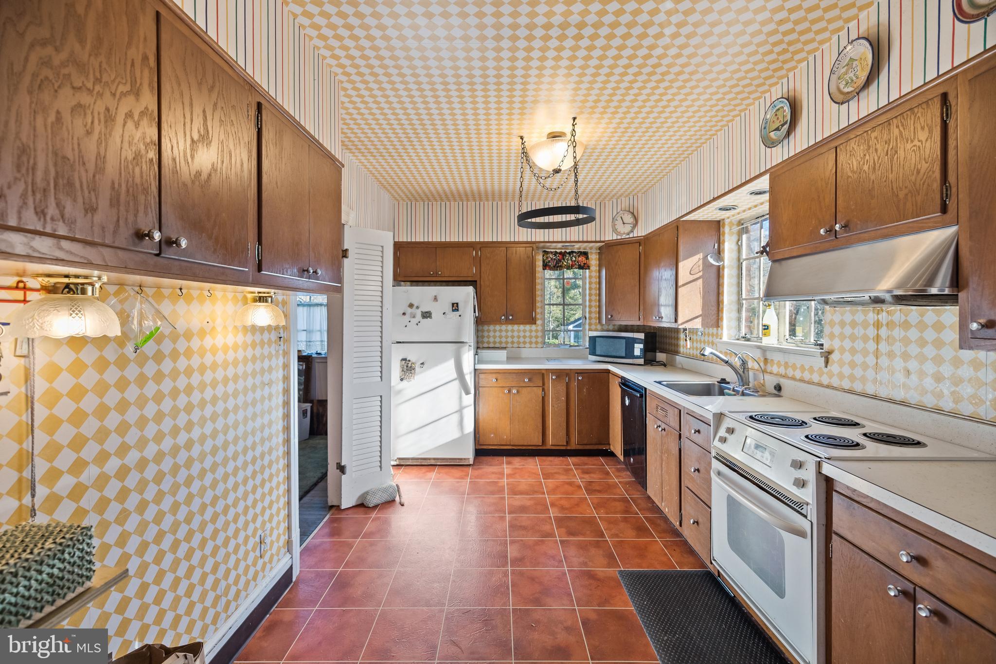 COUNTRY CLUB GROVE - Residential