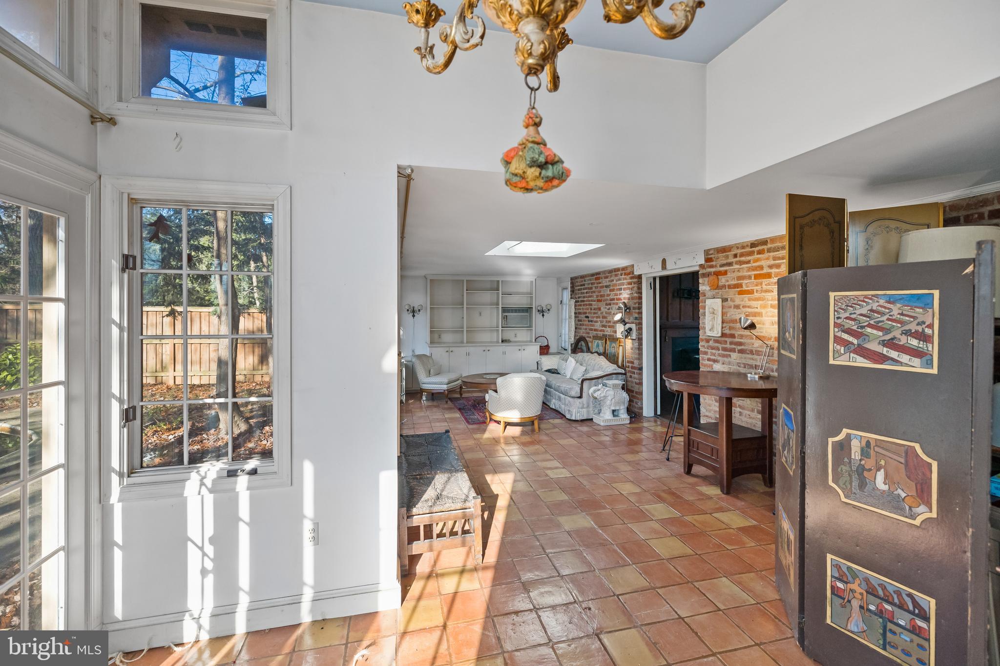 COUNTRY CLUB GROVE - Residential