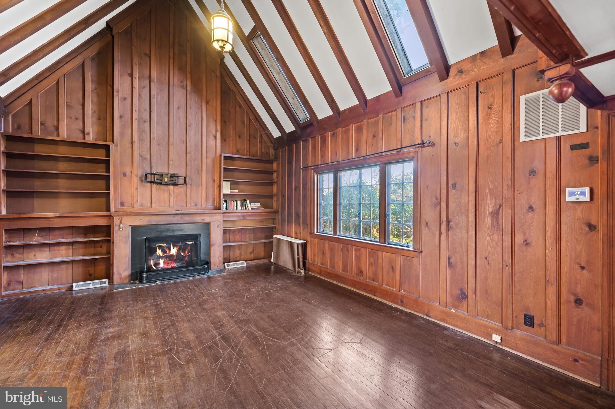 COUNTRY CLUB GROVE - Residential