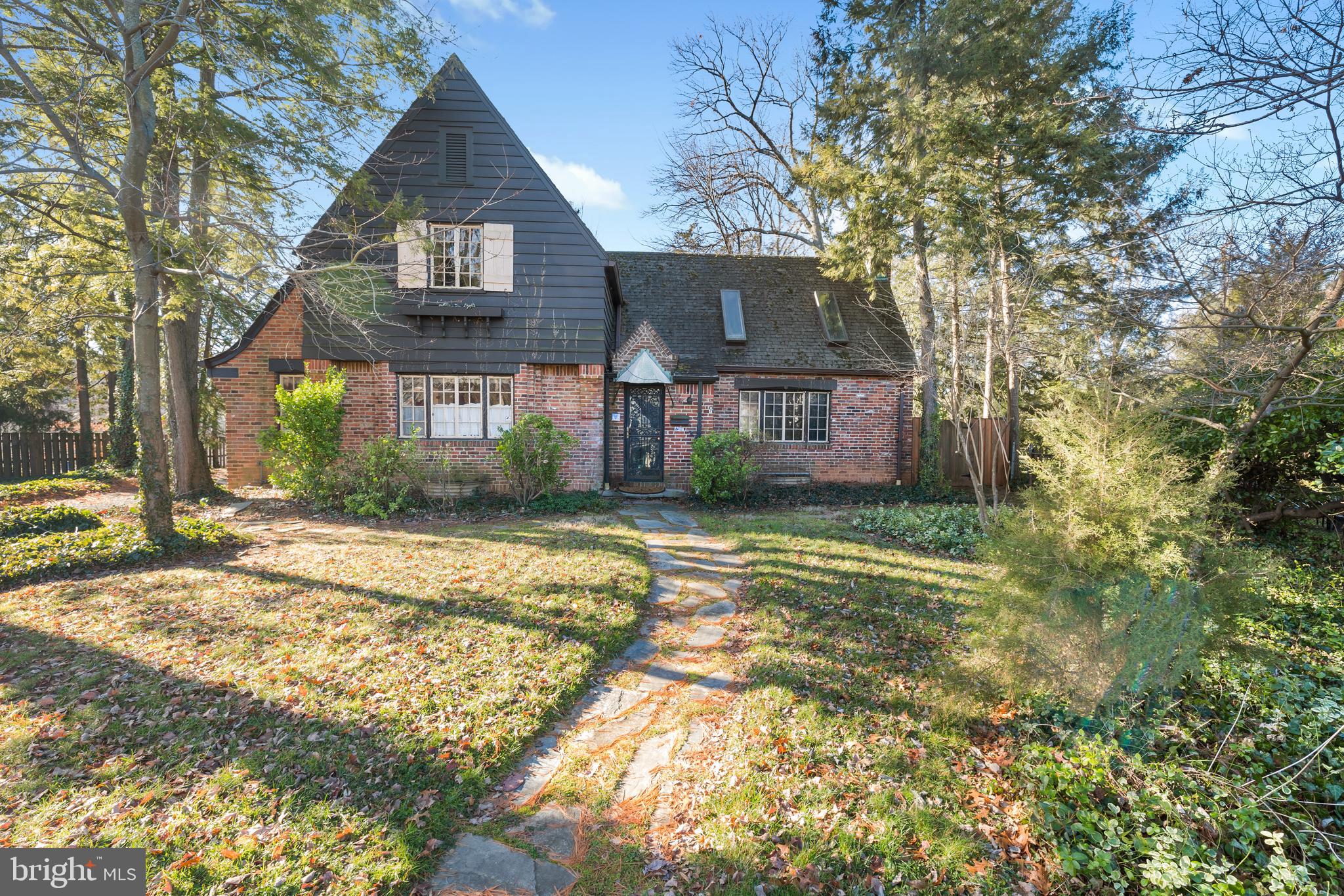 COUNTRY CLUB GROVE - Residential