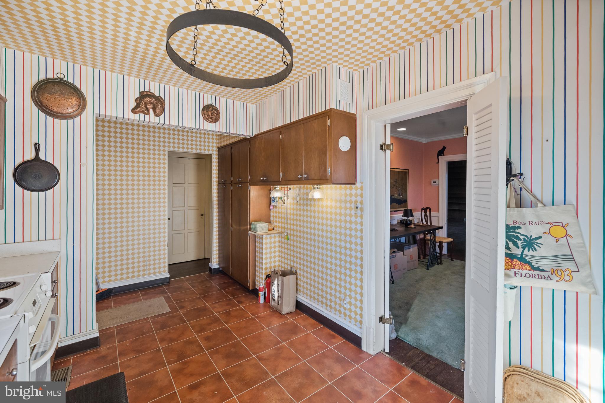 COUNTRY CLUB GROVE - Residential