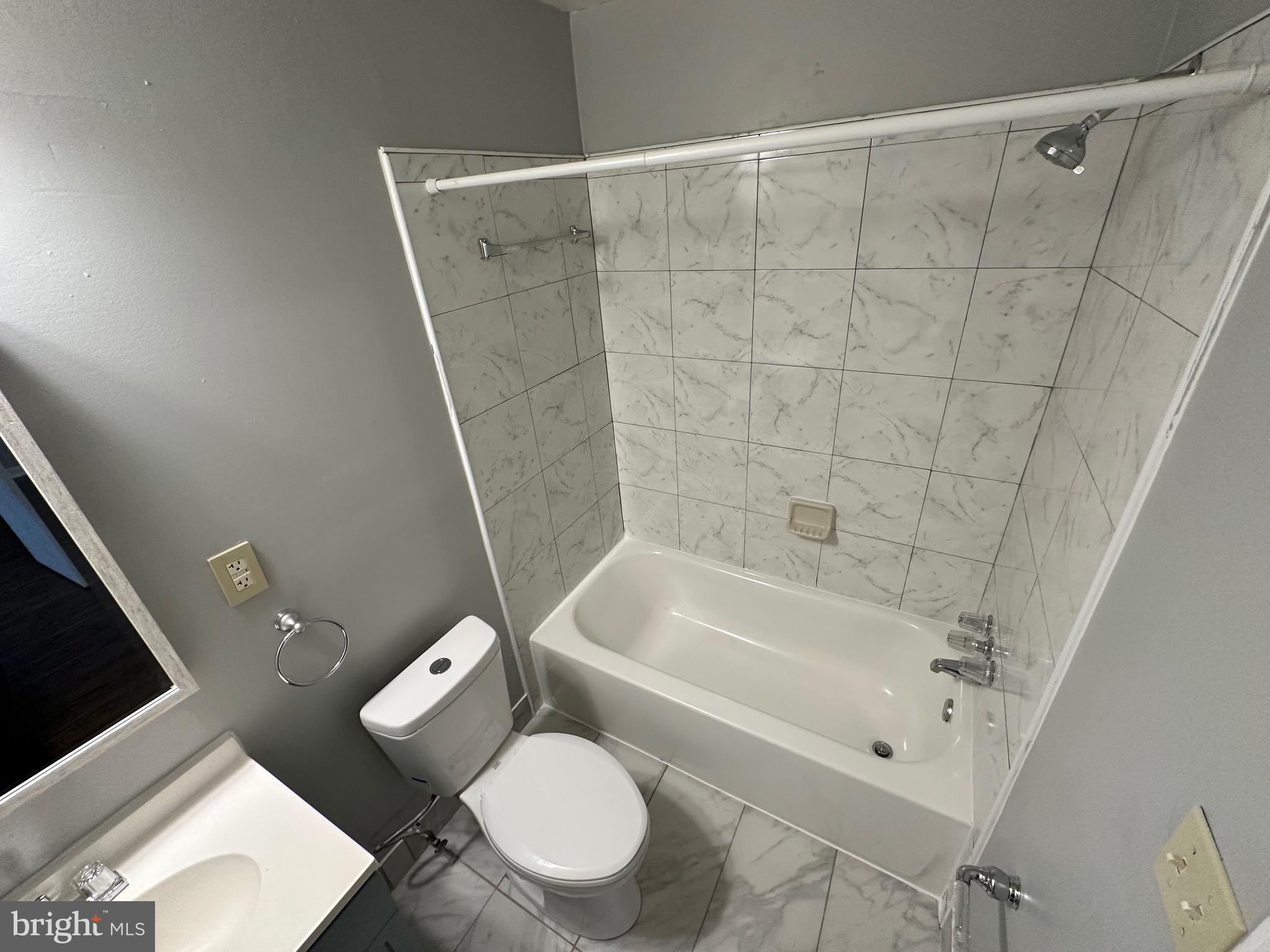 FRENCHMANS CREEK - Residential Lease