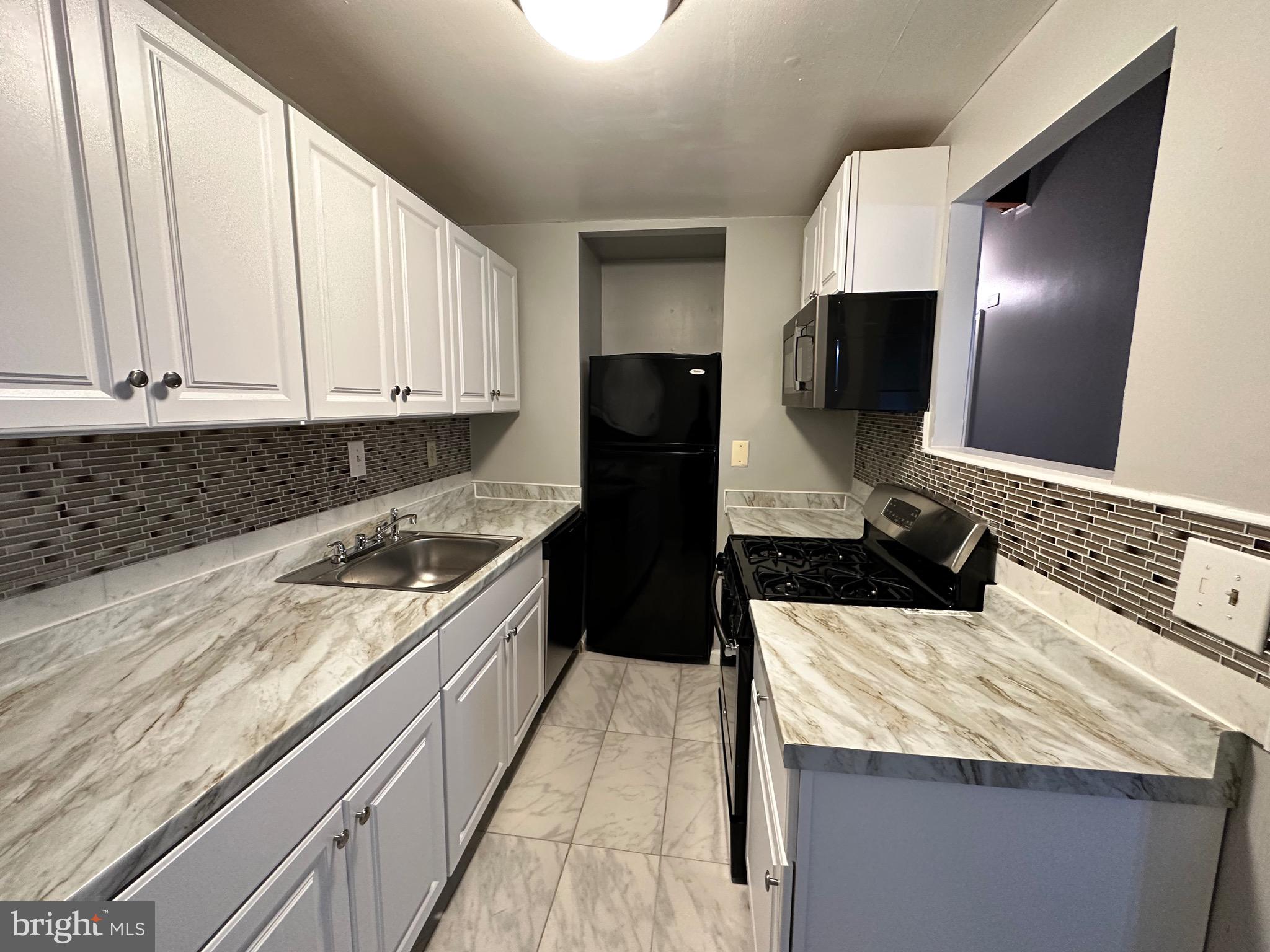 FRENCHMANS CREEK - Residential Lease