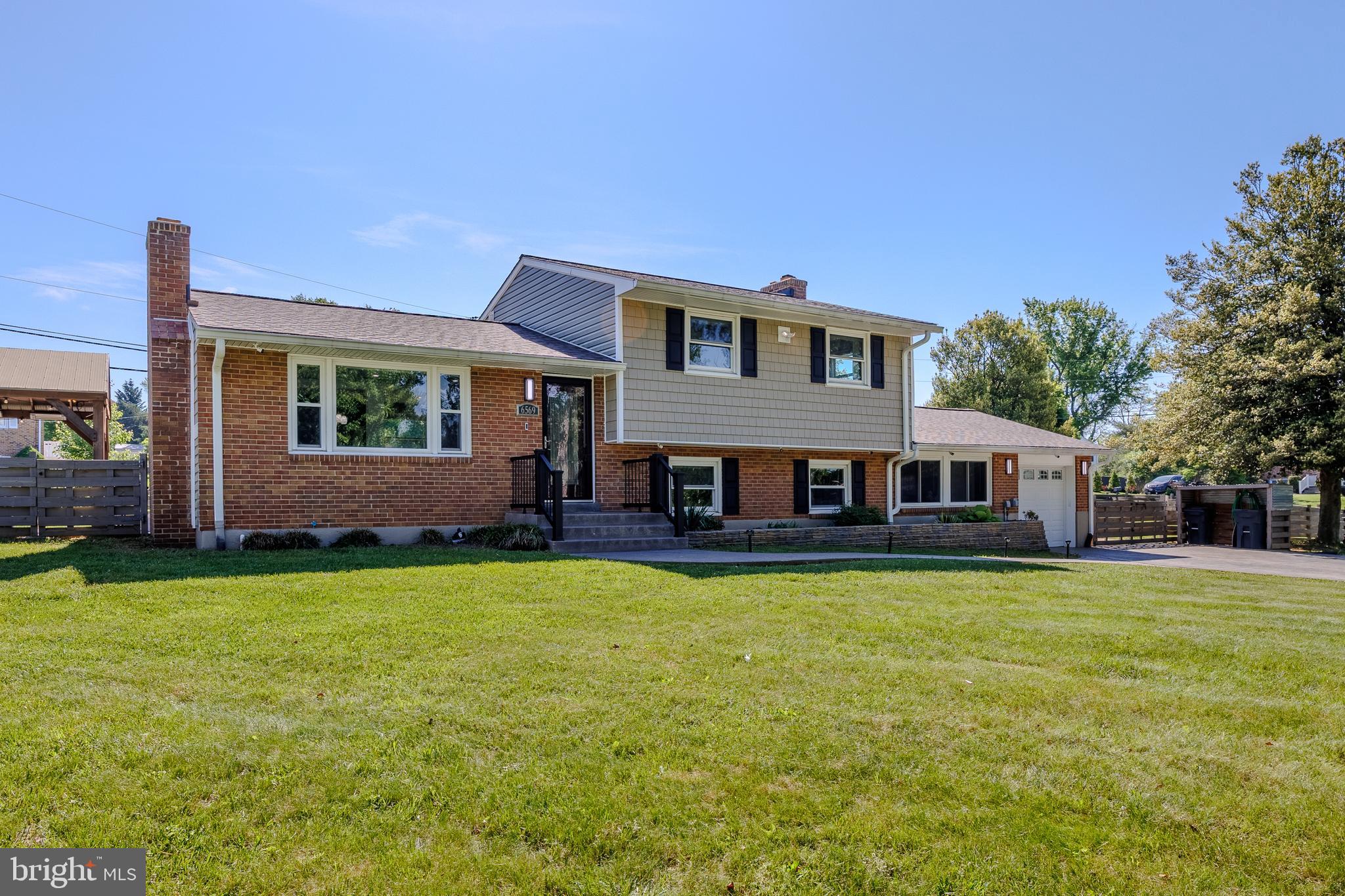 6569 BEECHWOOD DRIVE NE