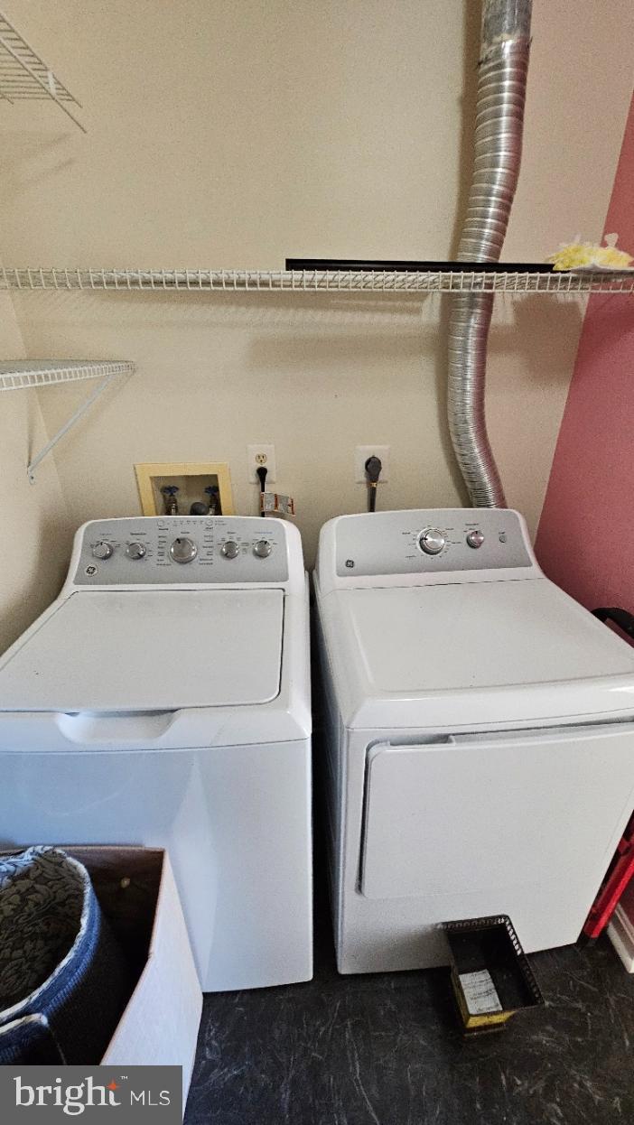 1037 GARDENVIEW LOOP 302