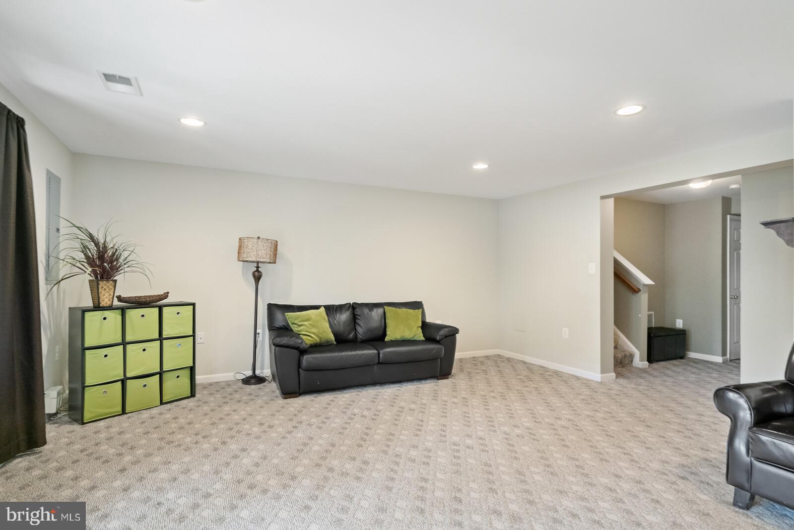 POTOMAC CROSSING - Residential