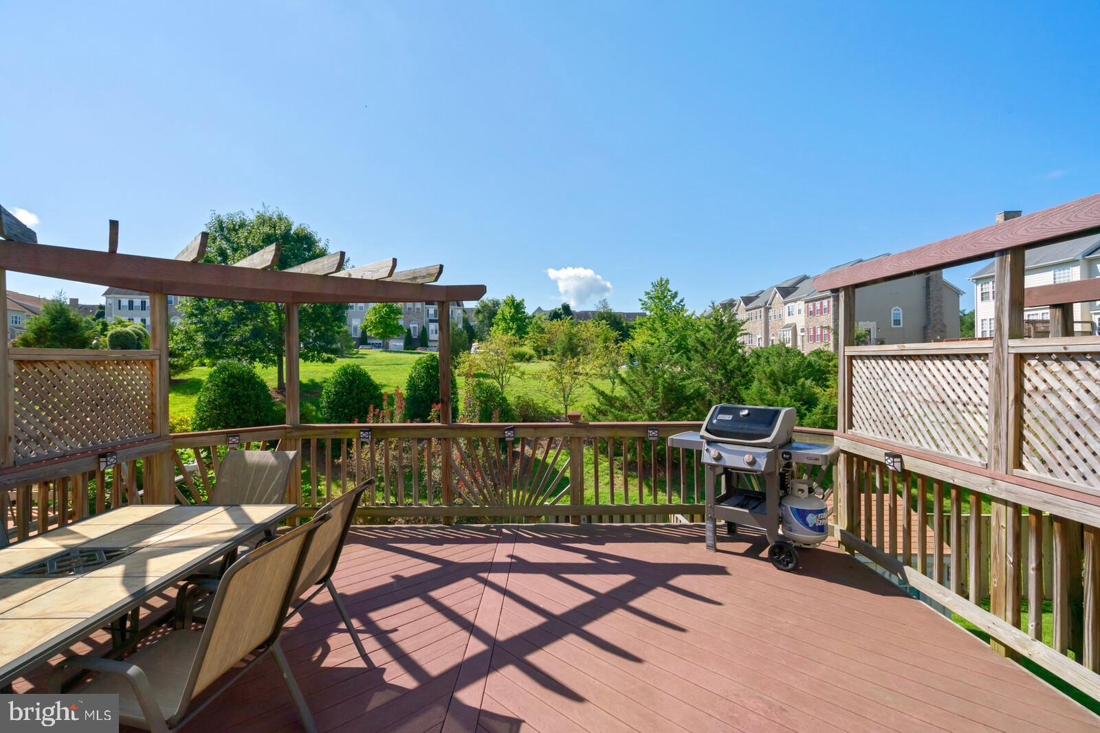 POTOMAC CROSSING - Residential