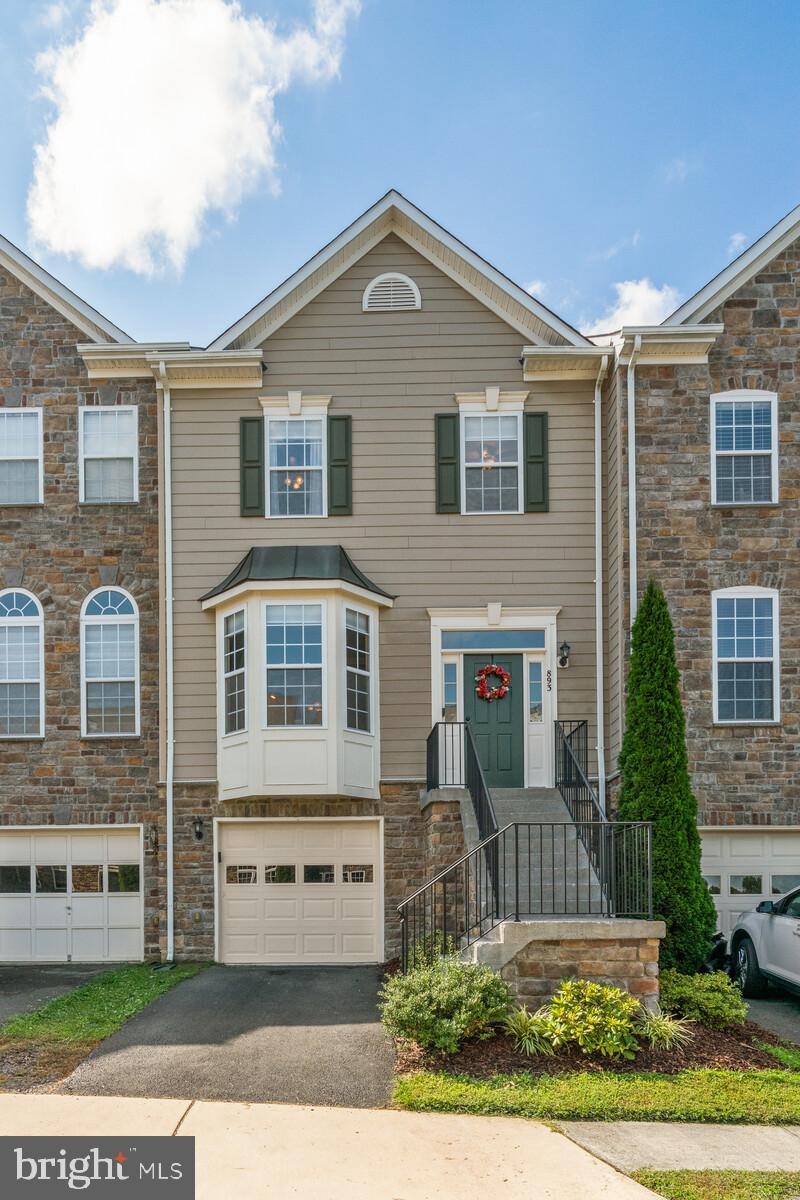 POTOMAC CROSSING - Residential