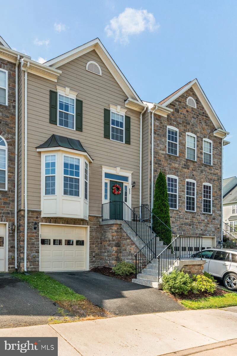 POTOMAC CROSSING - Residential