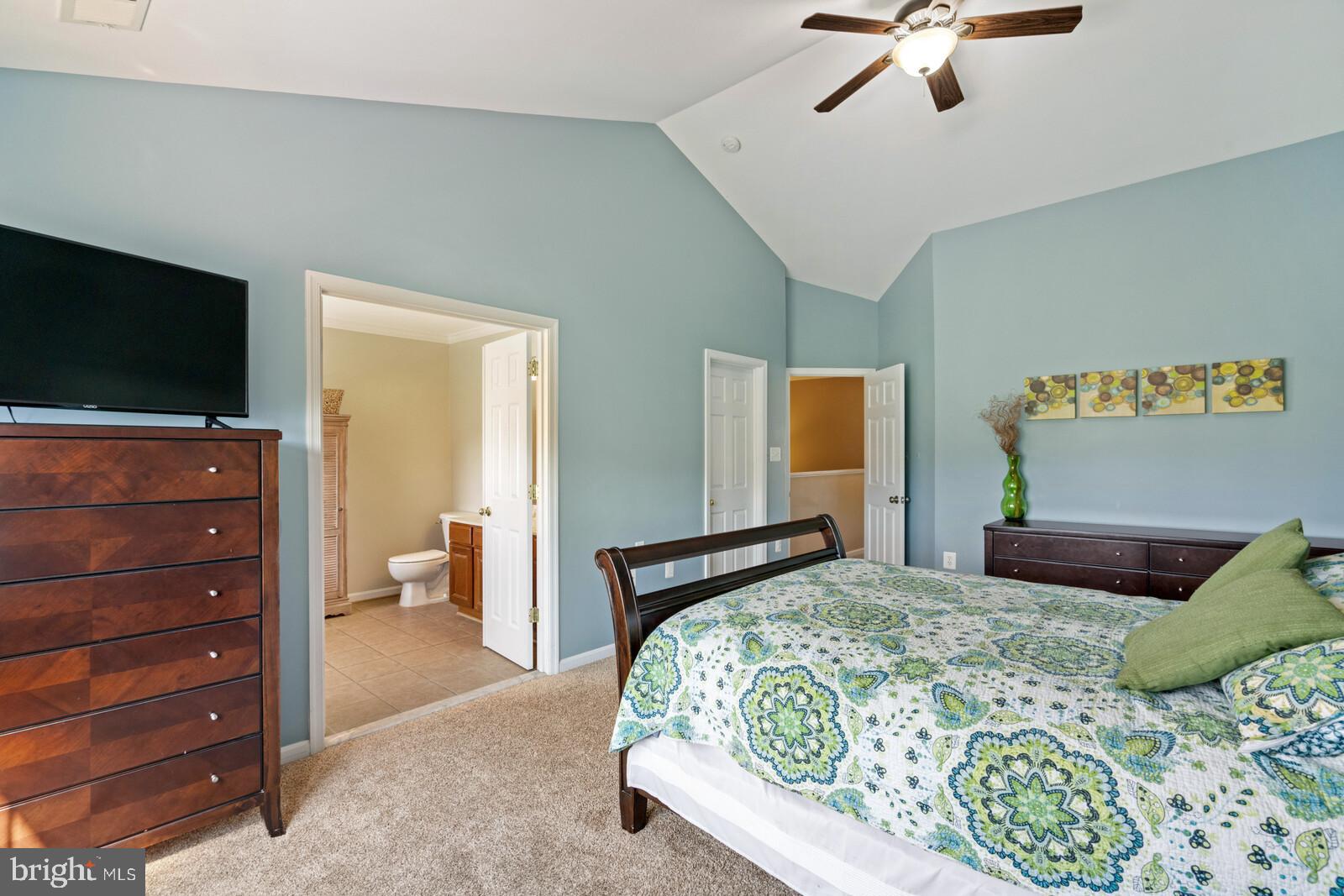 POTOMAC CROSSING - Residential