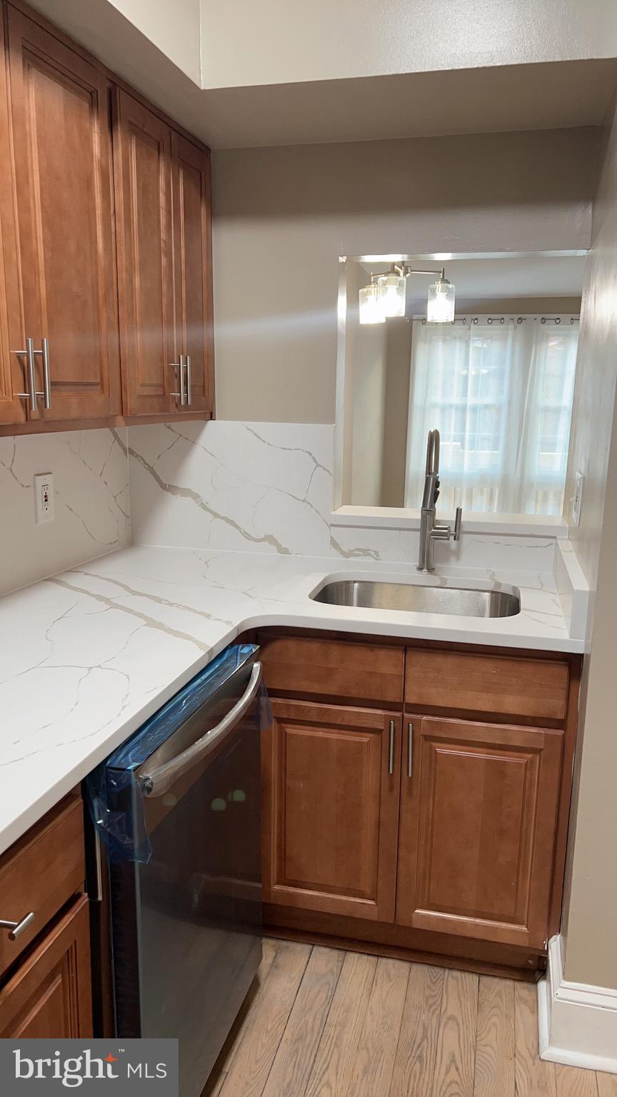 1503 W FAIRMOUNT AVENUE