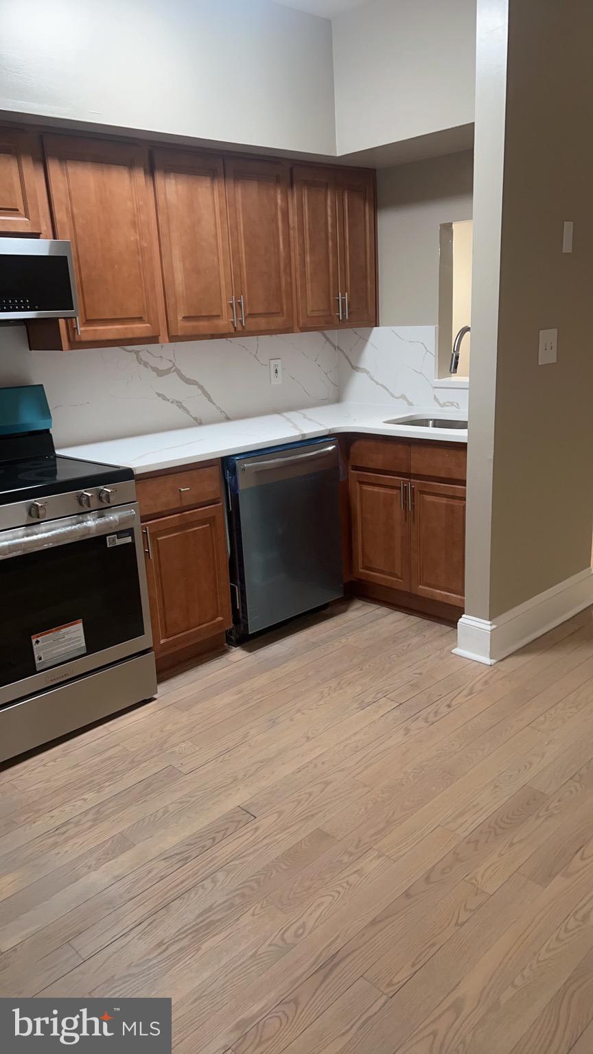 1503 W FAIRMOUNT AVENUE