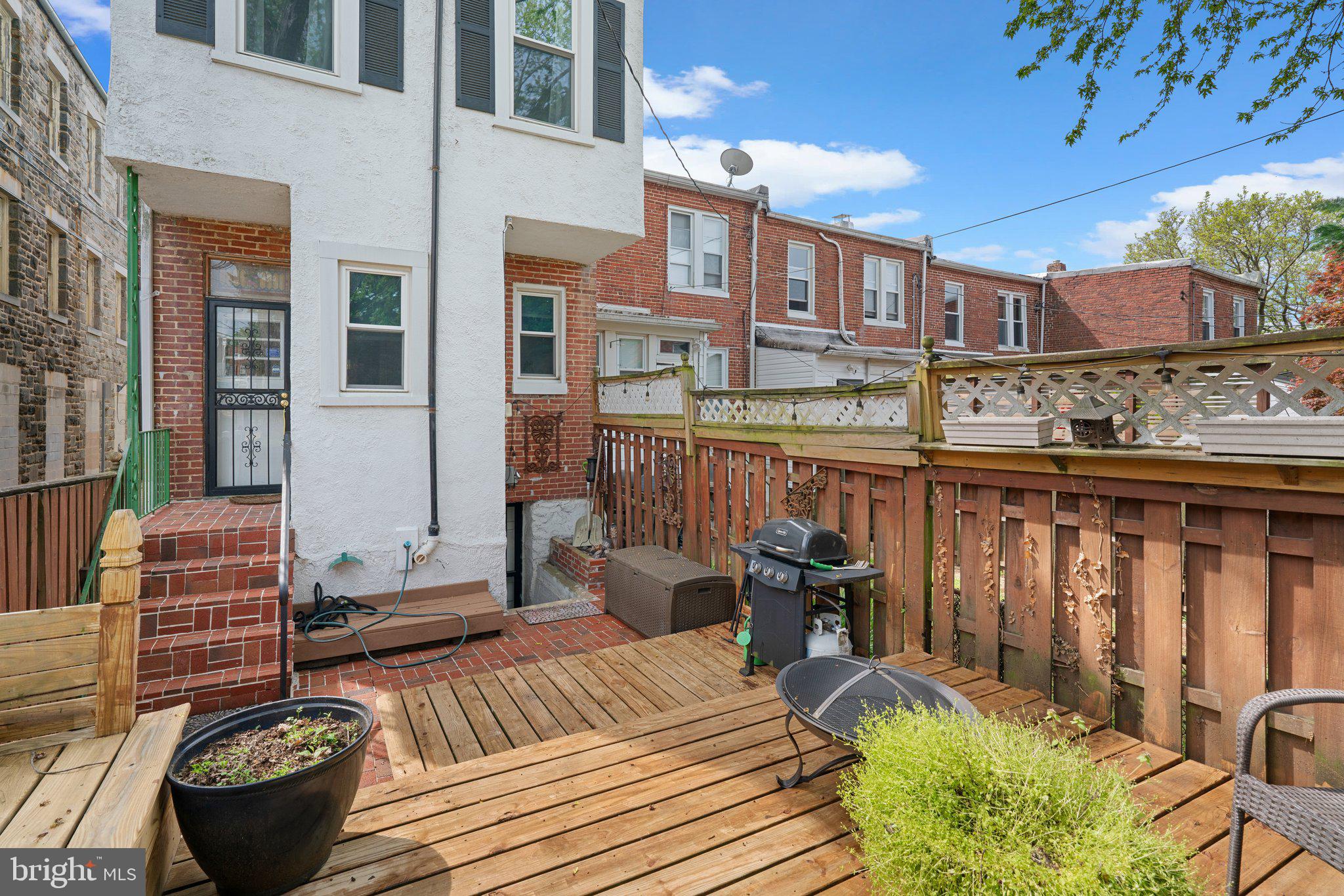 MEDFIELD - Residential