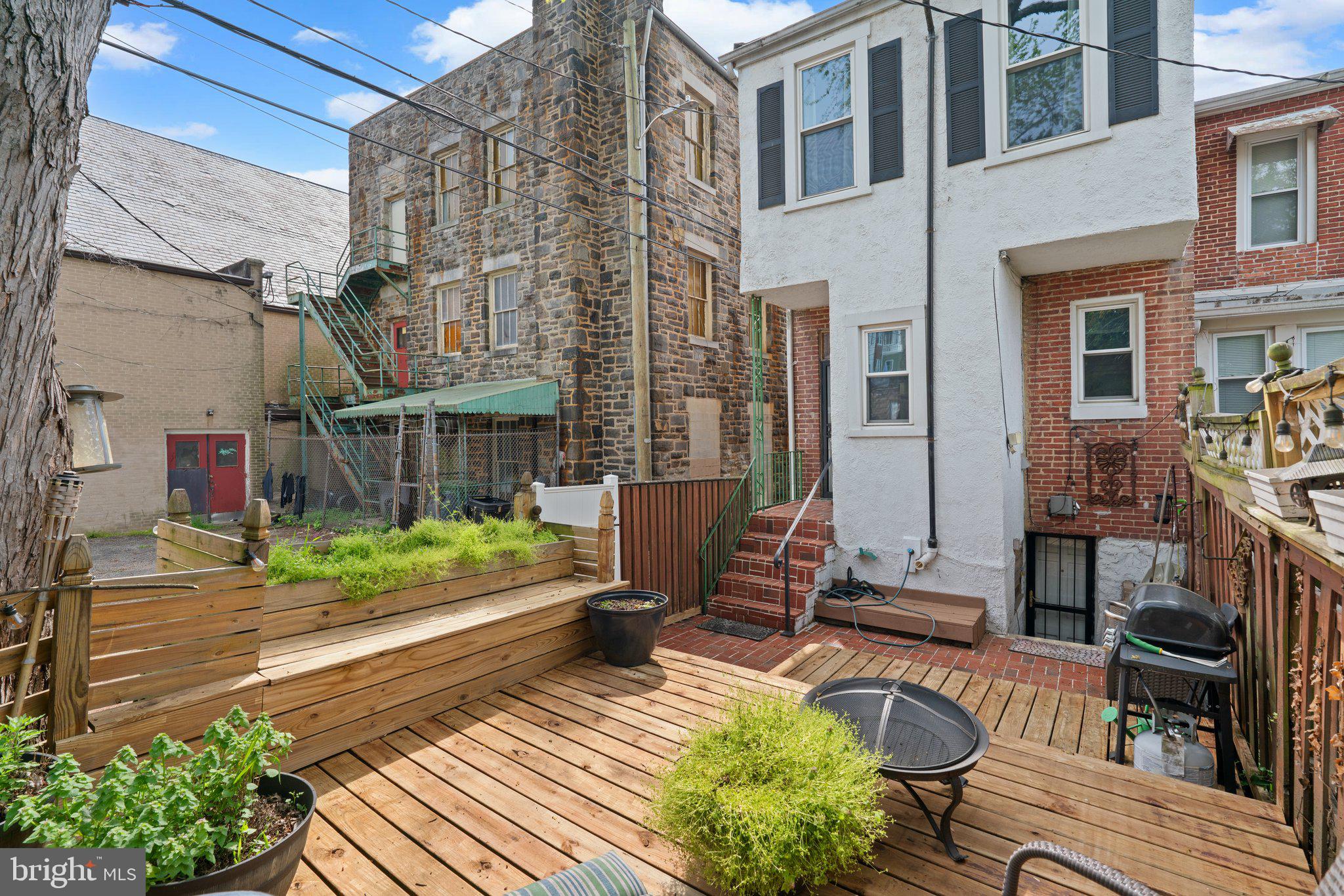 MEDFIELD - Residential