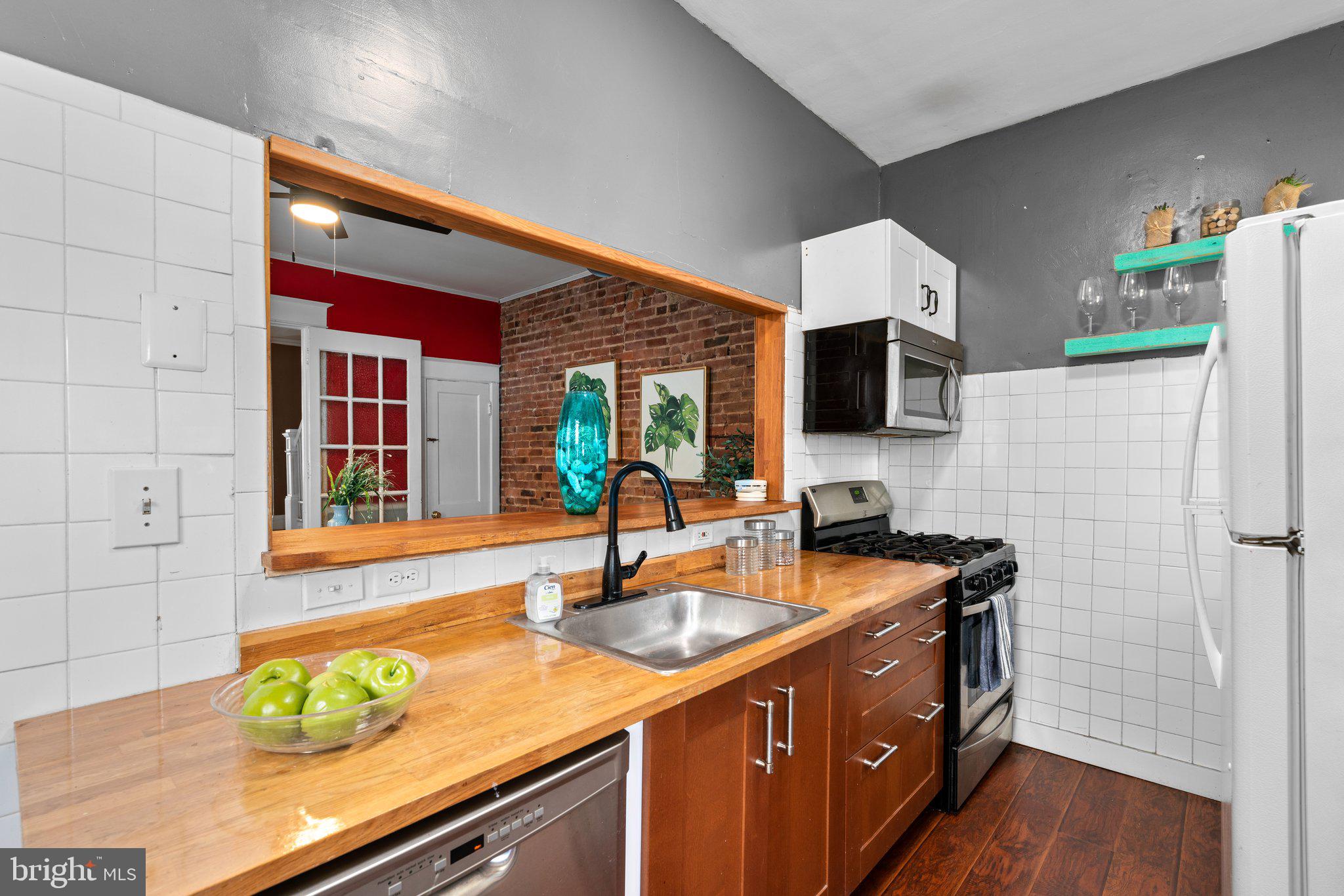 MEDFIELD - Residential