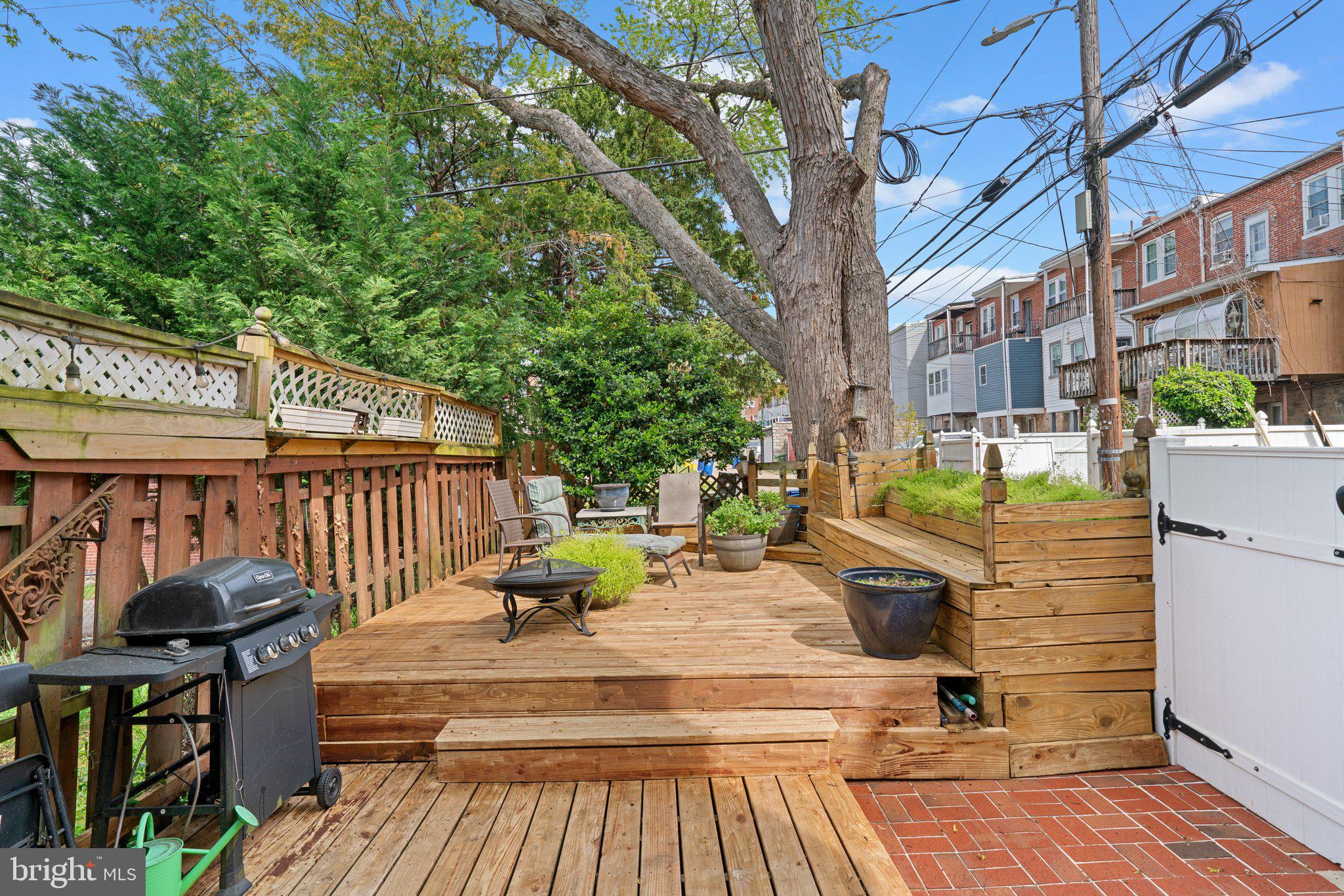 MEDFIELD - Residential