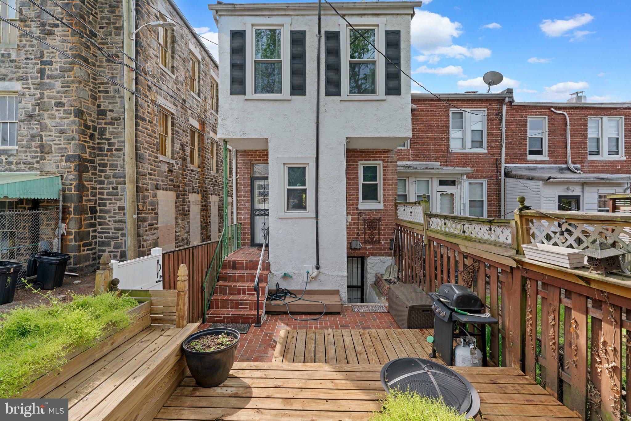 MEDFIELD - Residential