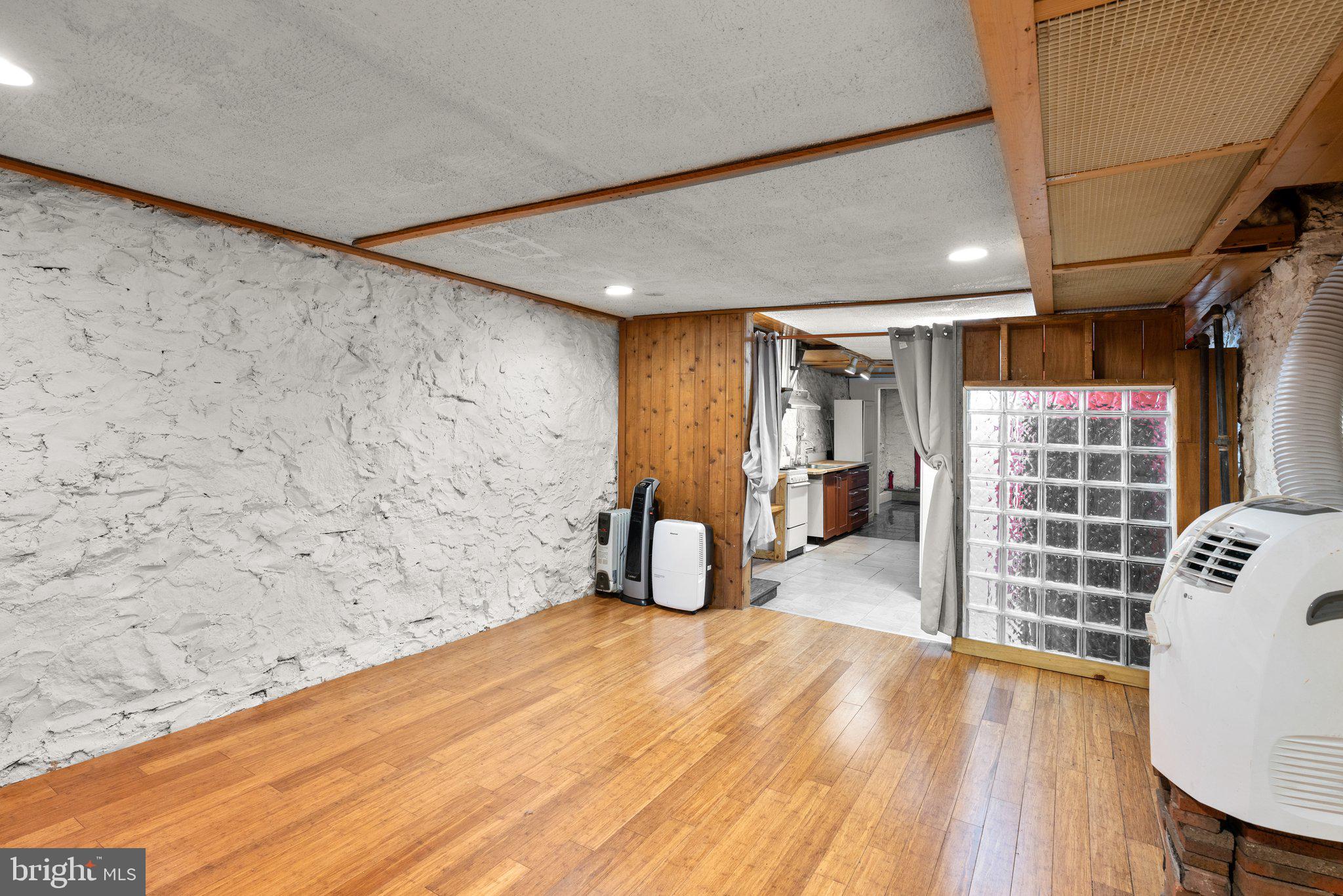 MEDFIELD - Residential