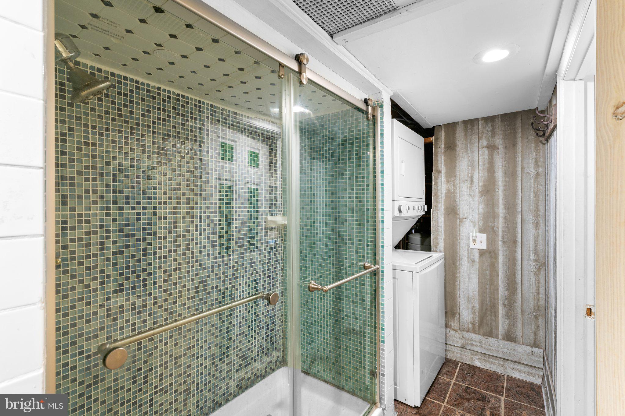 MEDFIELD - Residential