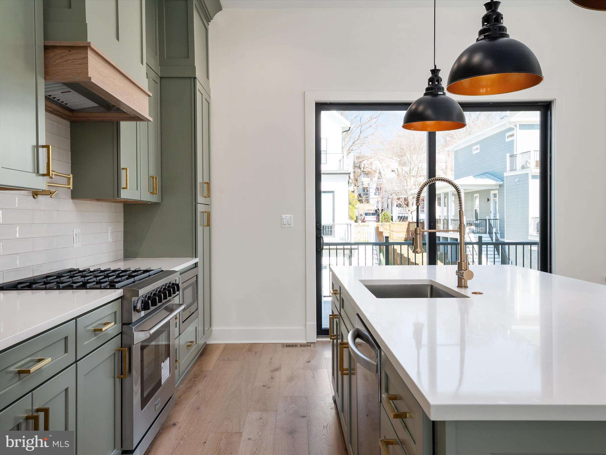 SUFFRAGE POINT - Residential