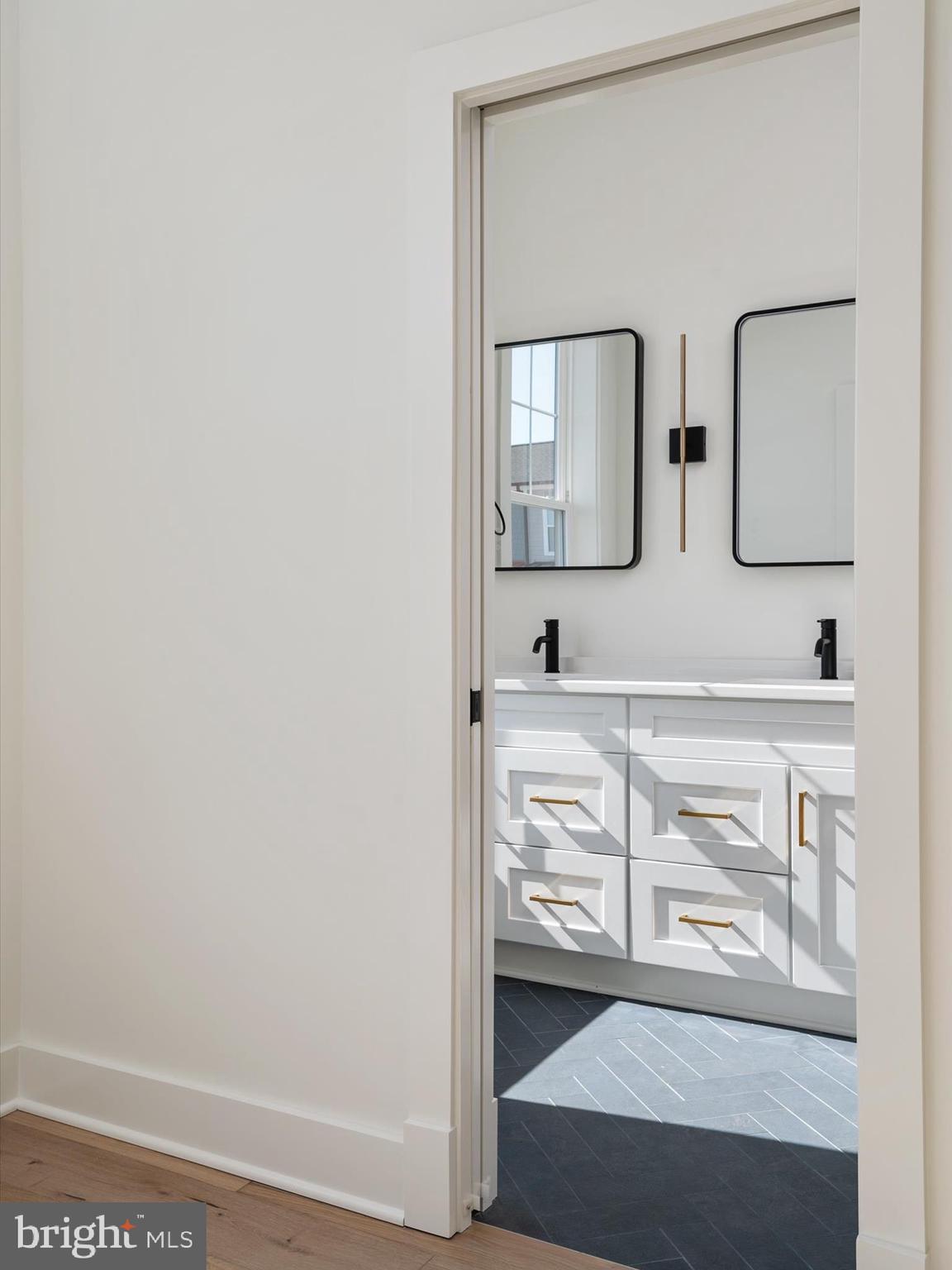 SUFFRAGE POINT - Residential