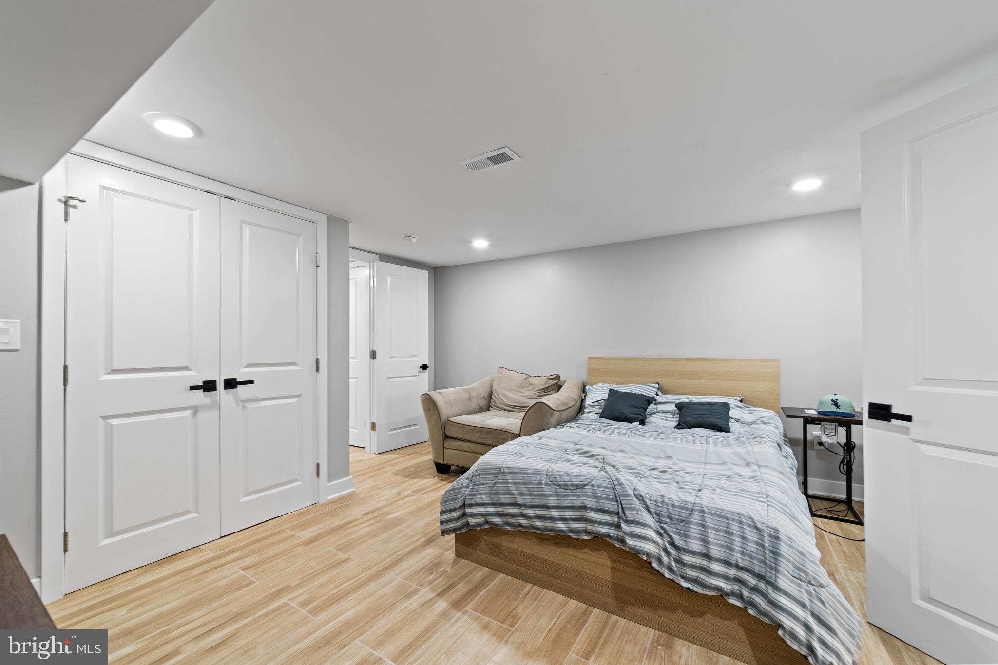 FRANKFORD - Residential