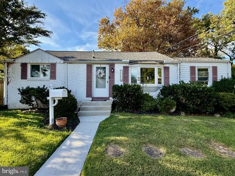 Photo of 12708 Danvers Court, ROCKVILLE, MD 20853 (MLS # MDMC2201956)
