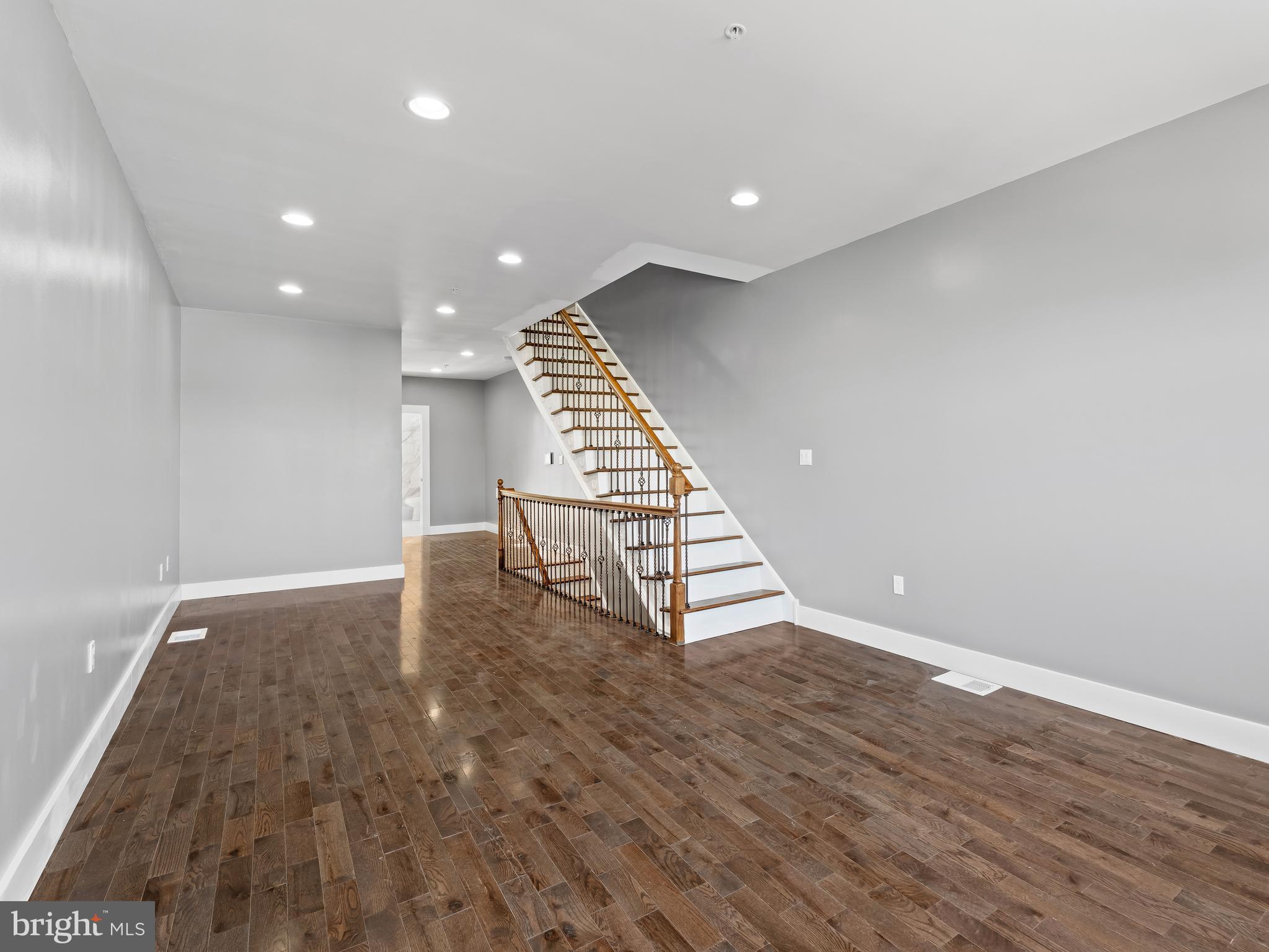 FORGOTTEN BOTTOM - Residential