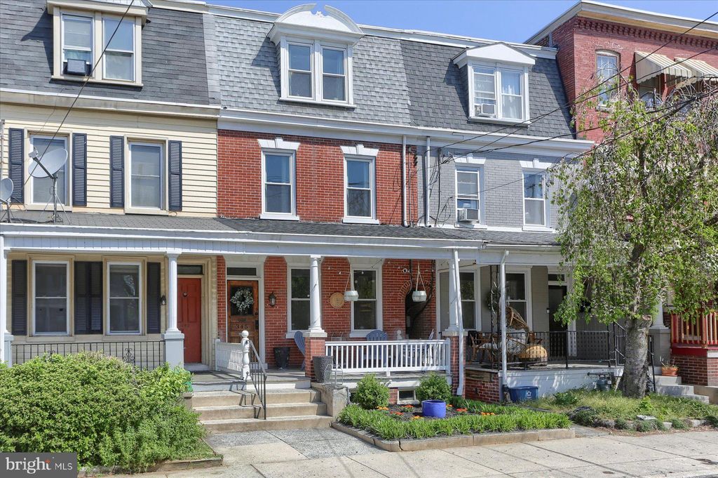 Photo of 345 E NEW ST, LANCASTER, PA 17602 (MLS # PALA2033864)