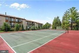 HUNTING RIDGE CONDOMINIUM - Residential Lease