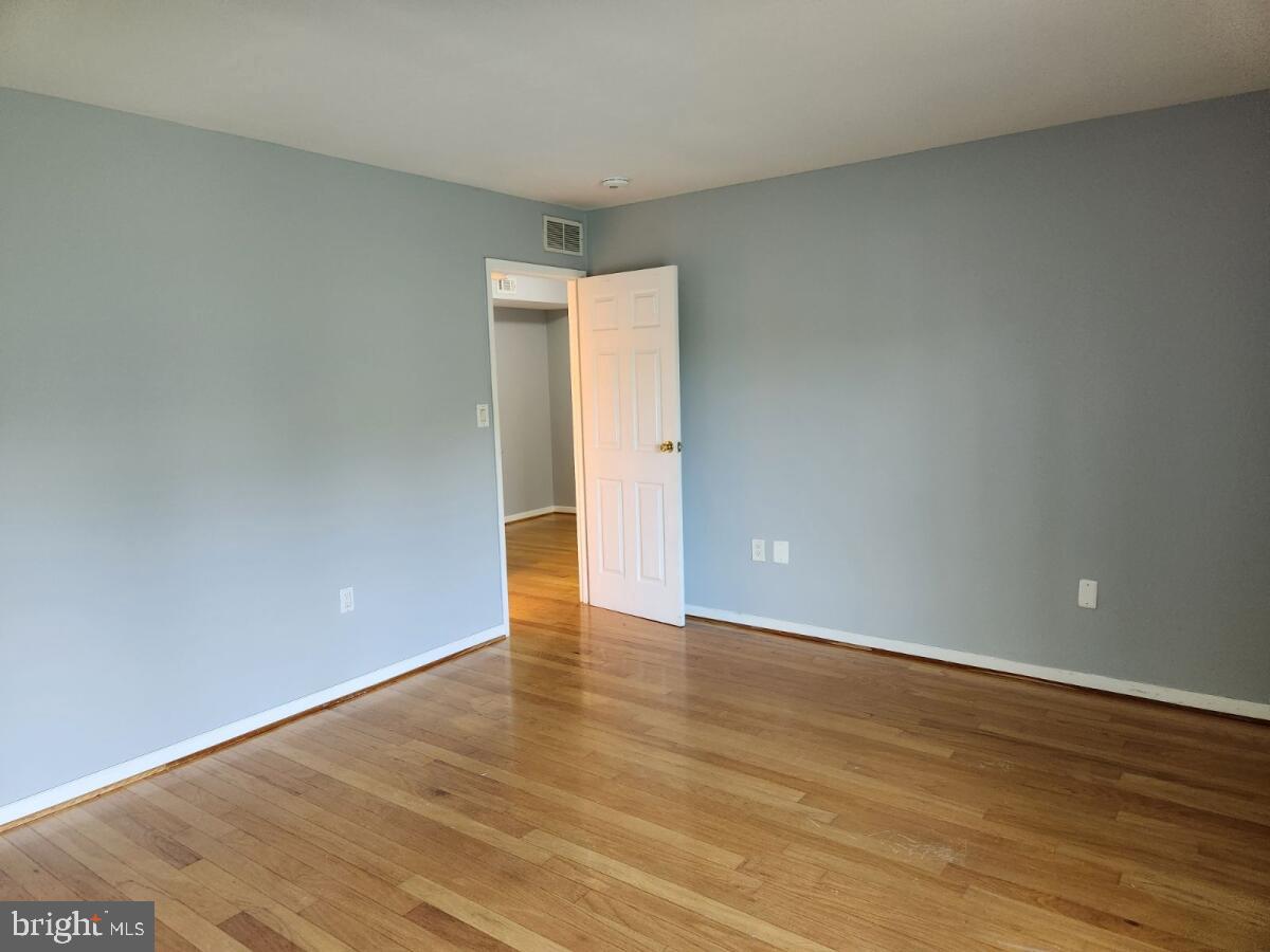 HUNTING RIDGE CONDOMINIUM - Residential Lease