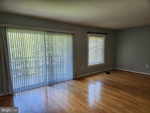 HUNTING RIDGE CONDOMINIUM - Residential Lease