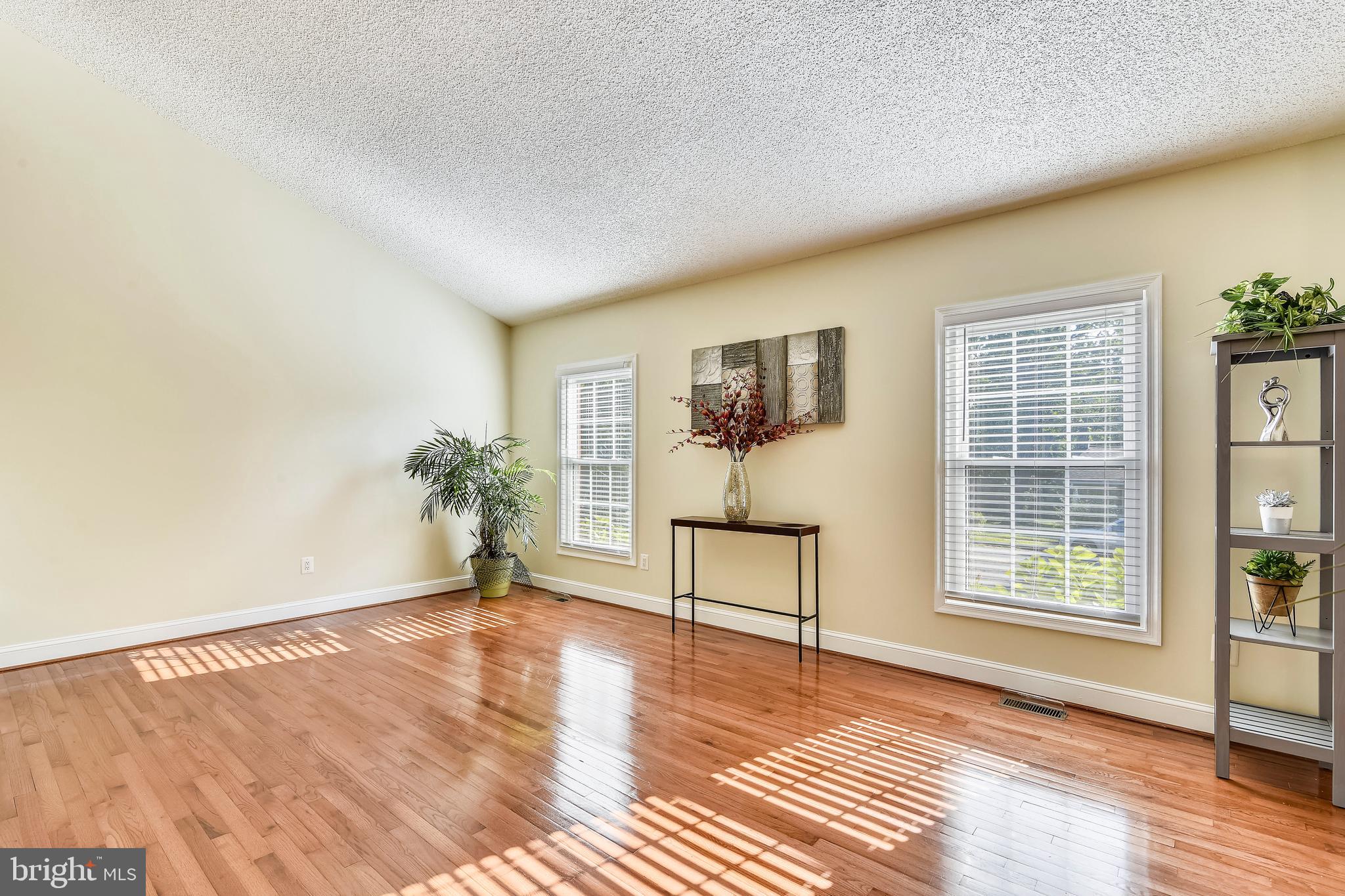 OLD COURTHOUSE WOODS - Residential Lease