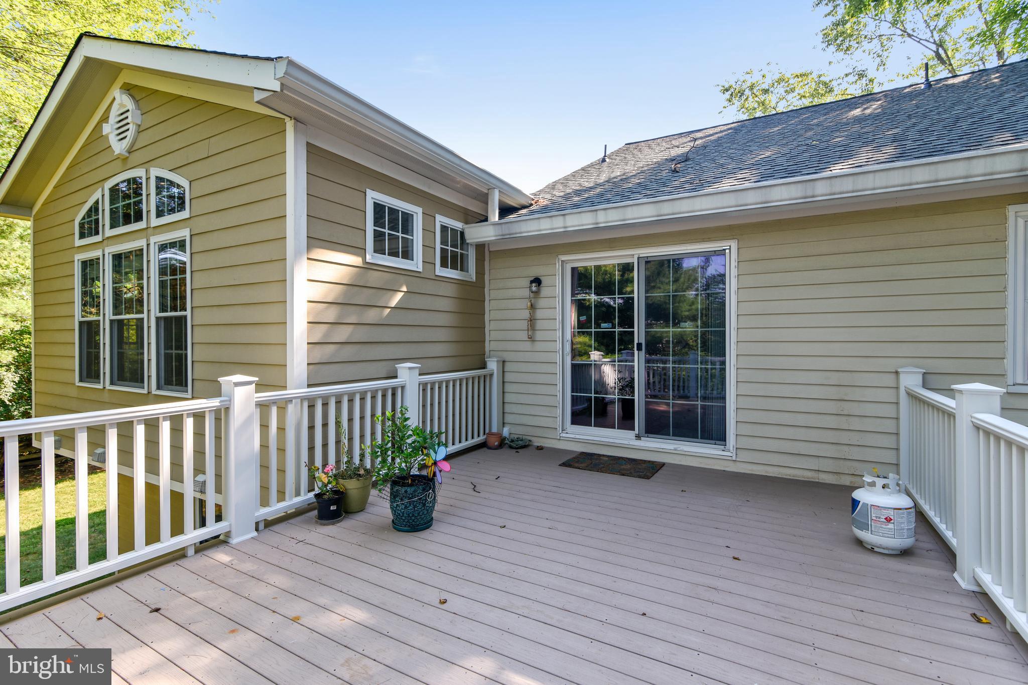 OLD COURTHOUSE WOODS - Residential Lease