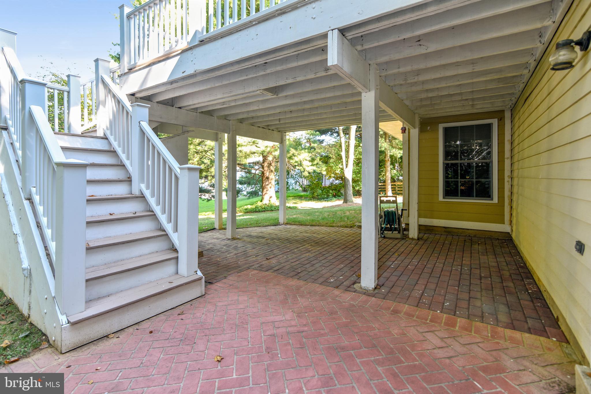 OLD COURTHOUSE WOODS - Residential Lease