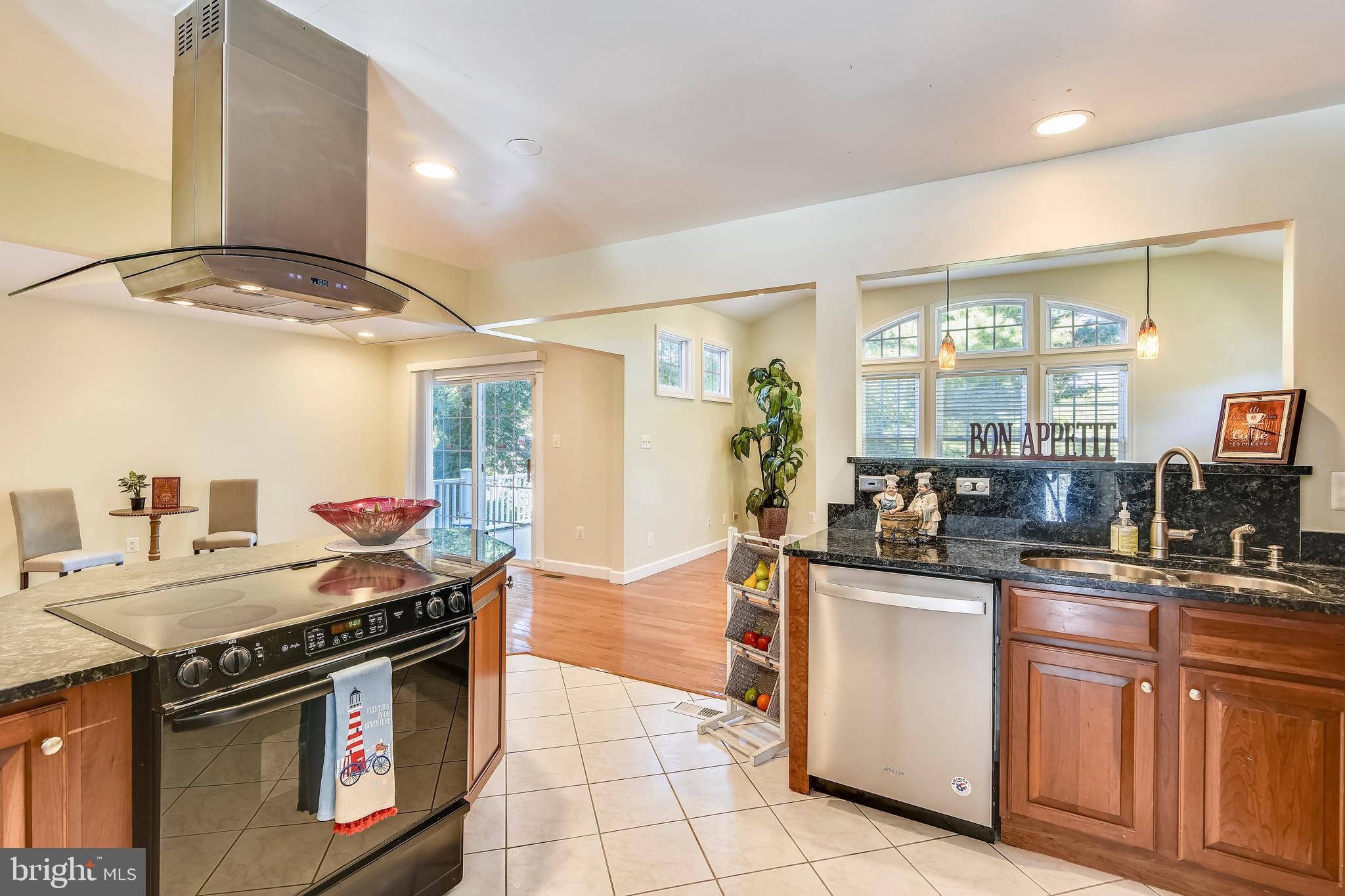 OLD COURTHOUSE WOODS - Residential Lease